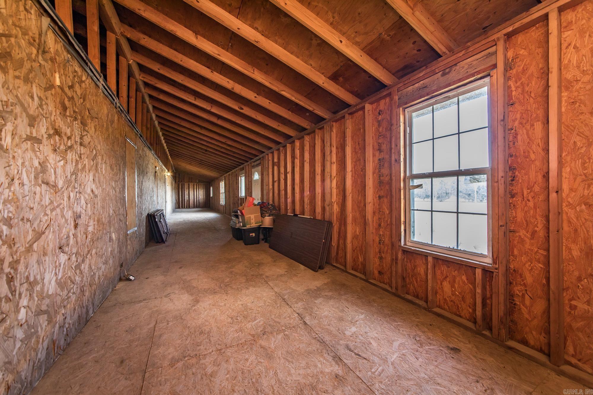 100 Simmons  Leola, AR