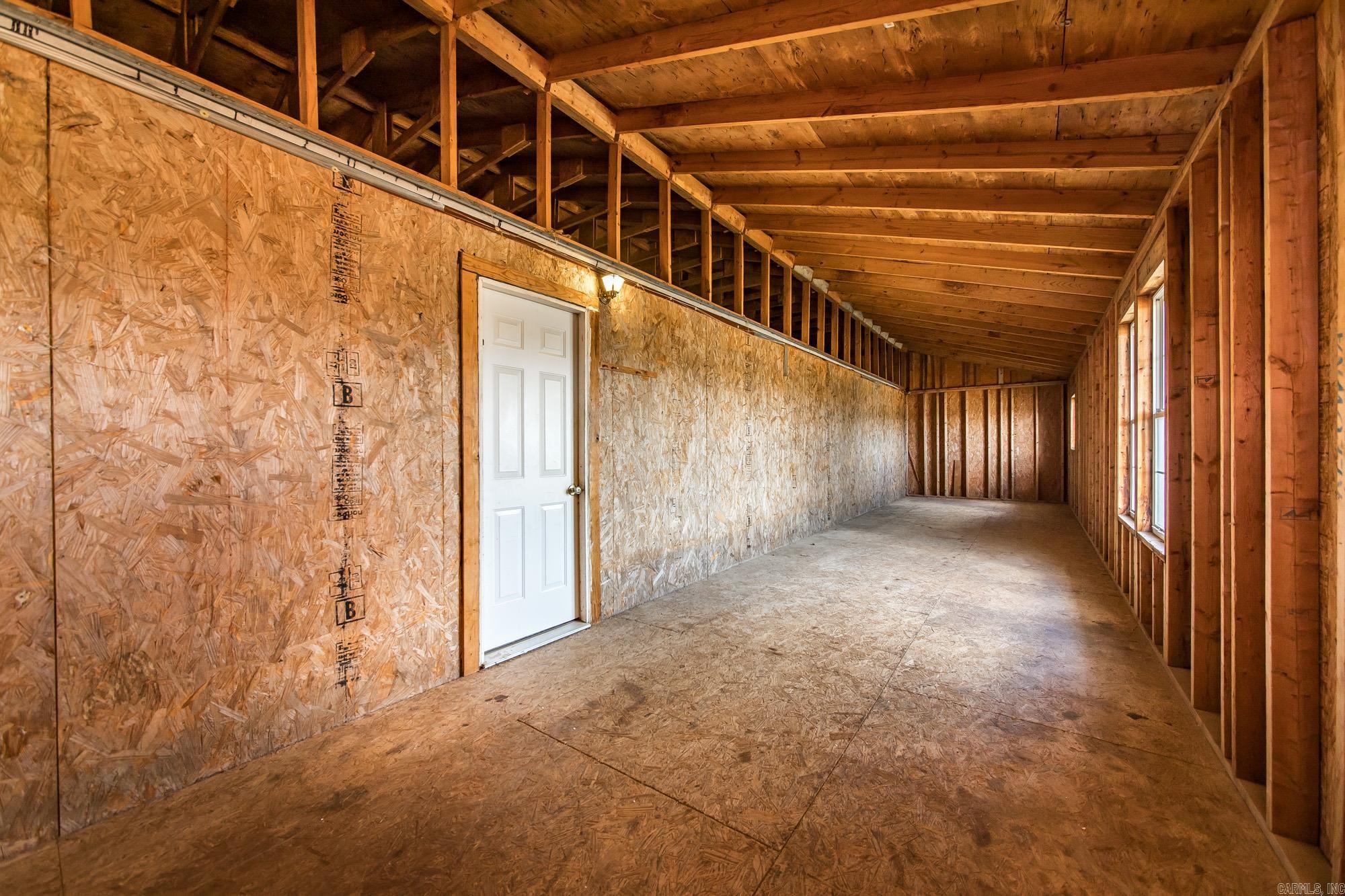 100 Simmons  Leola, AR