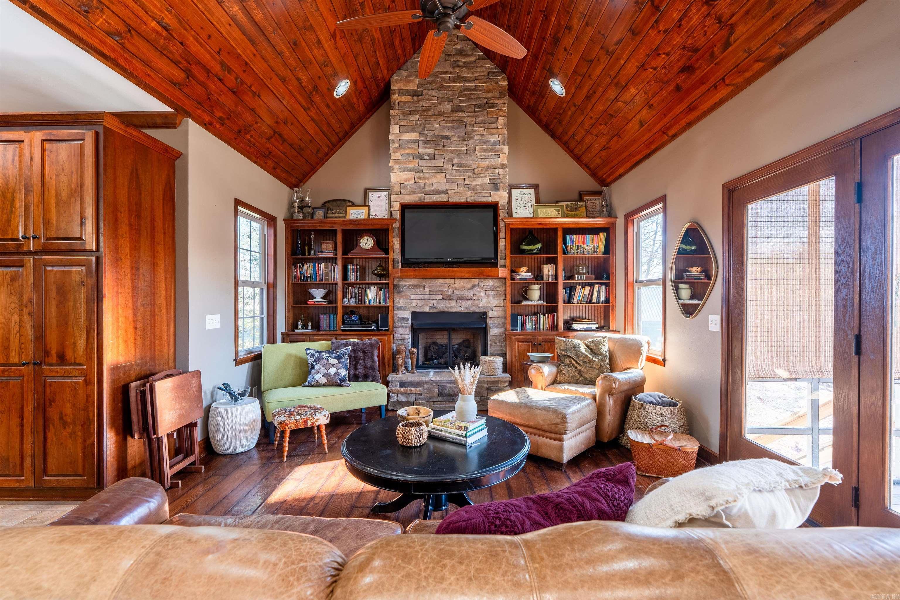 644 Hidden Valley  Wilburn, AR