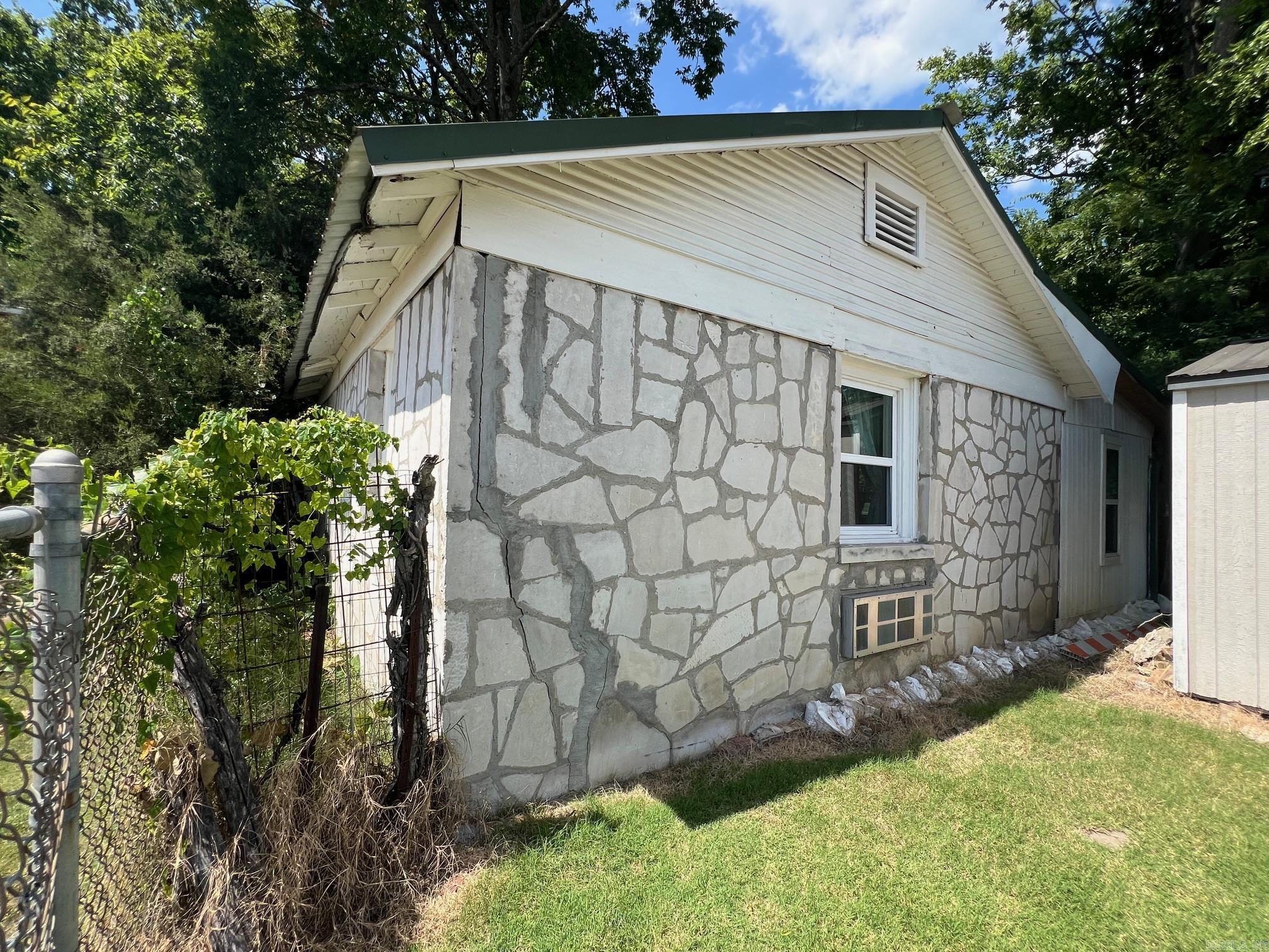 476 E Boswell  Batesville, AR