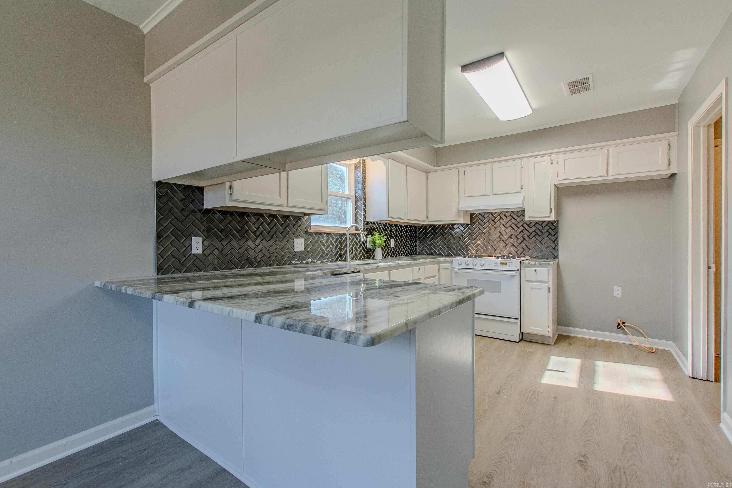 23 Creekridge  Sherwood, AR