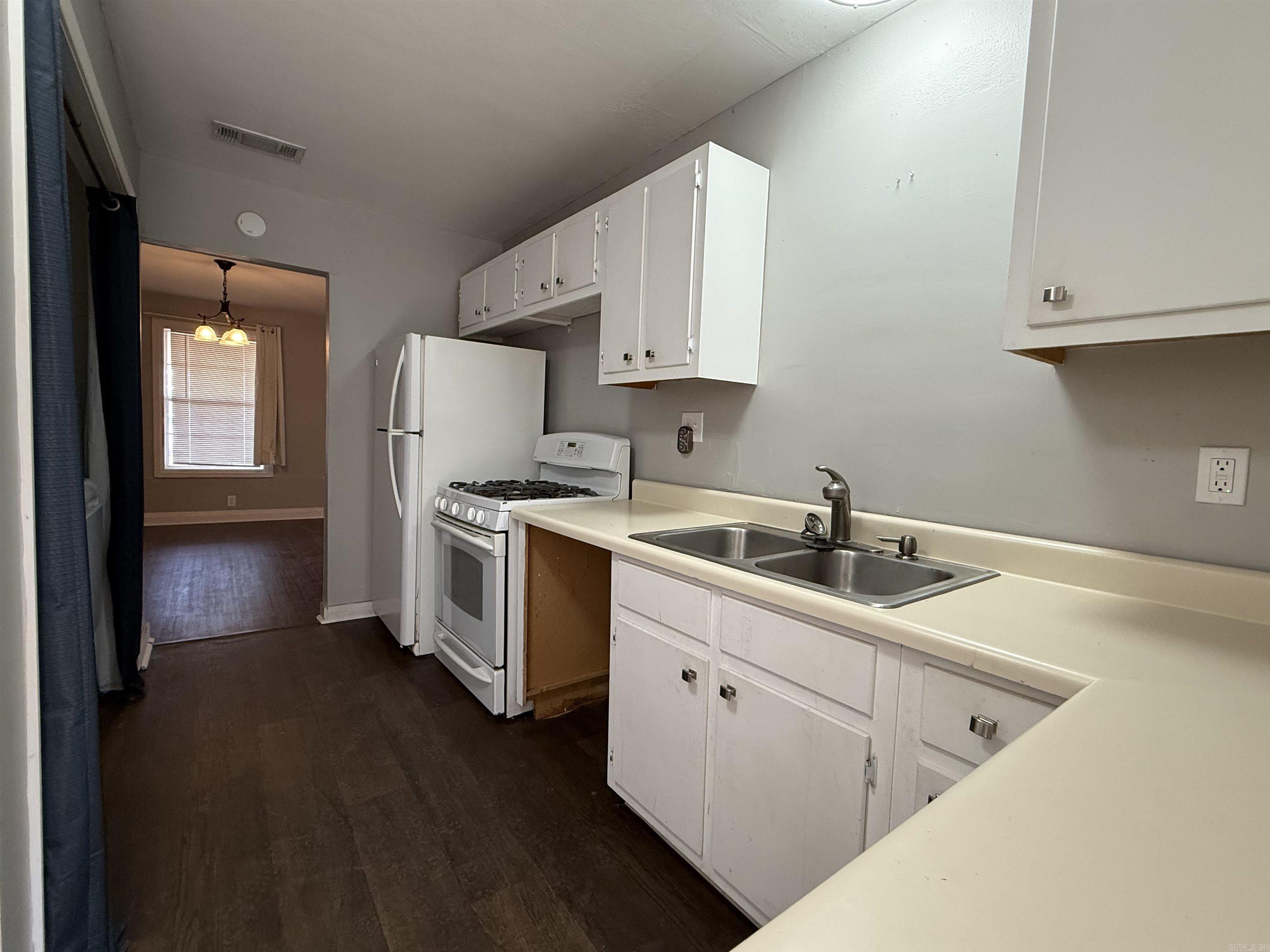 138 E Shelton  Monticello, AR