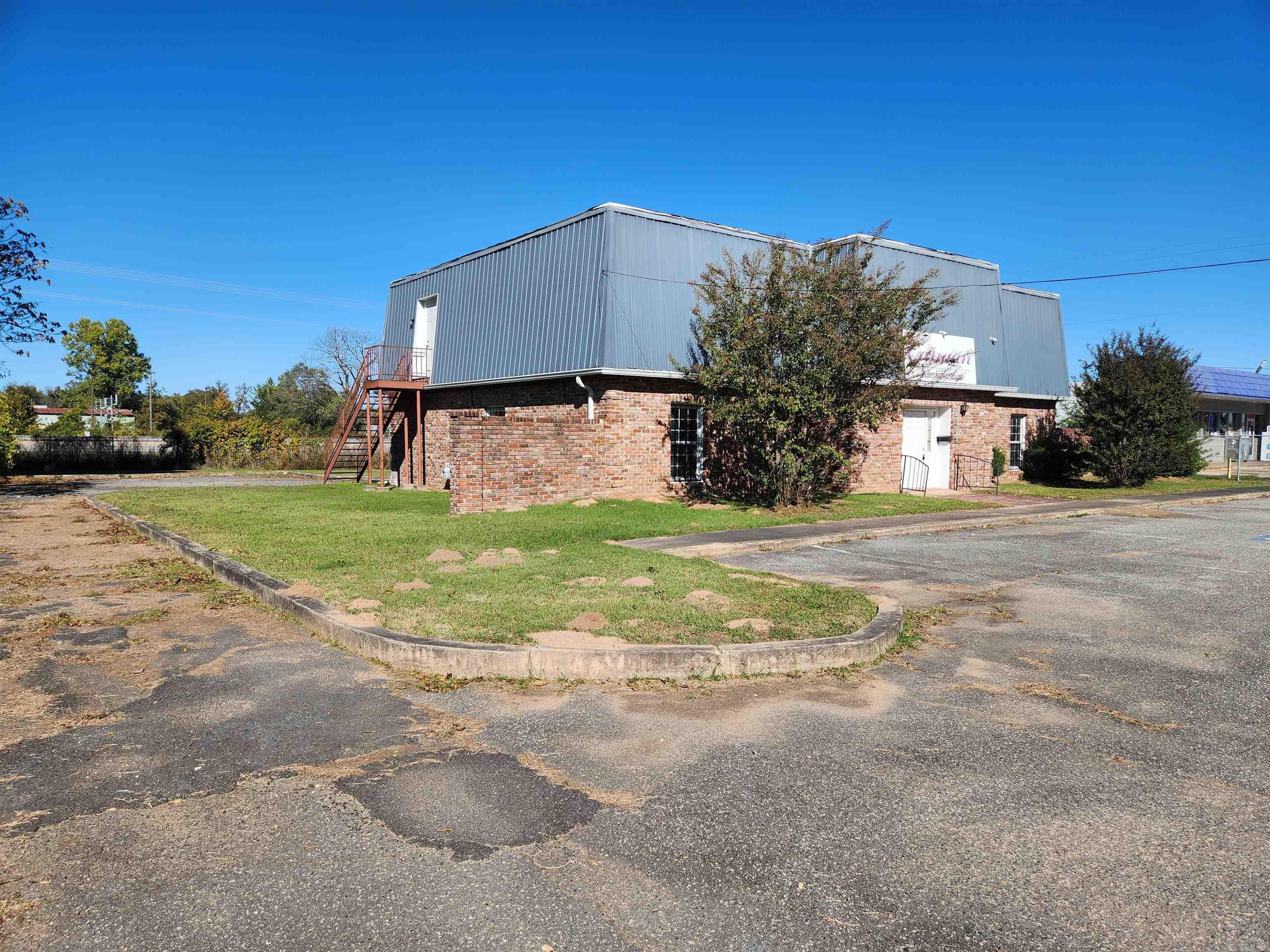 2309 E 6th  Pine Bluff, AR