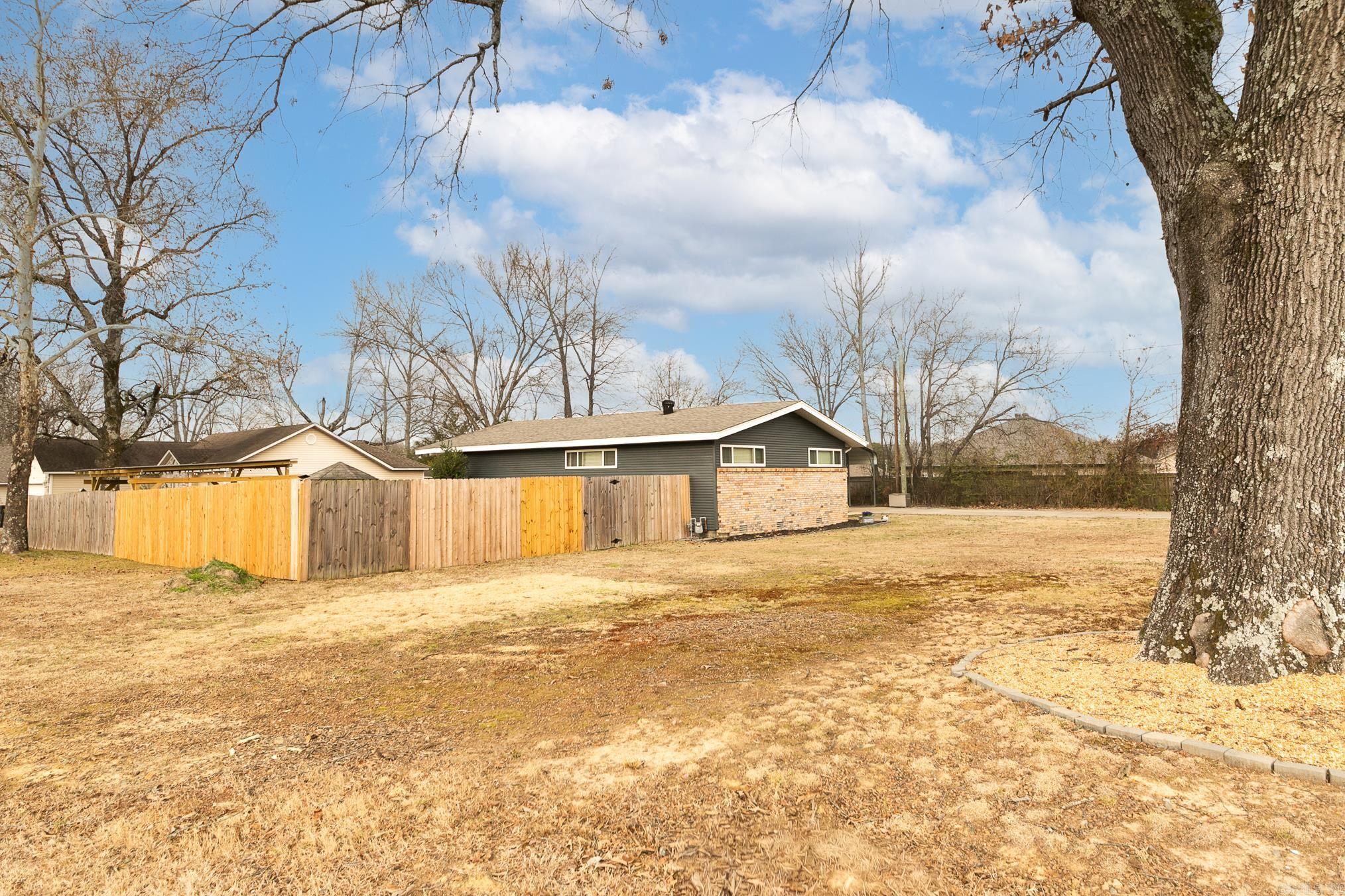 910 Markham  Ward, AR