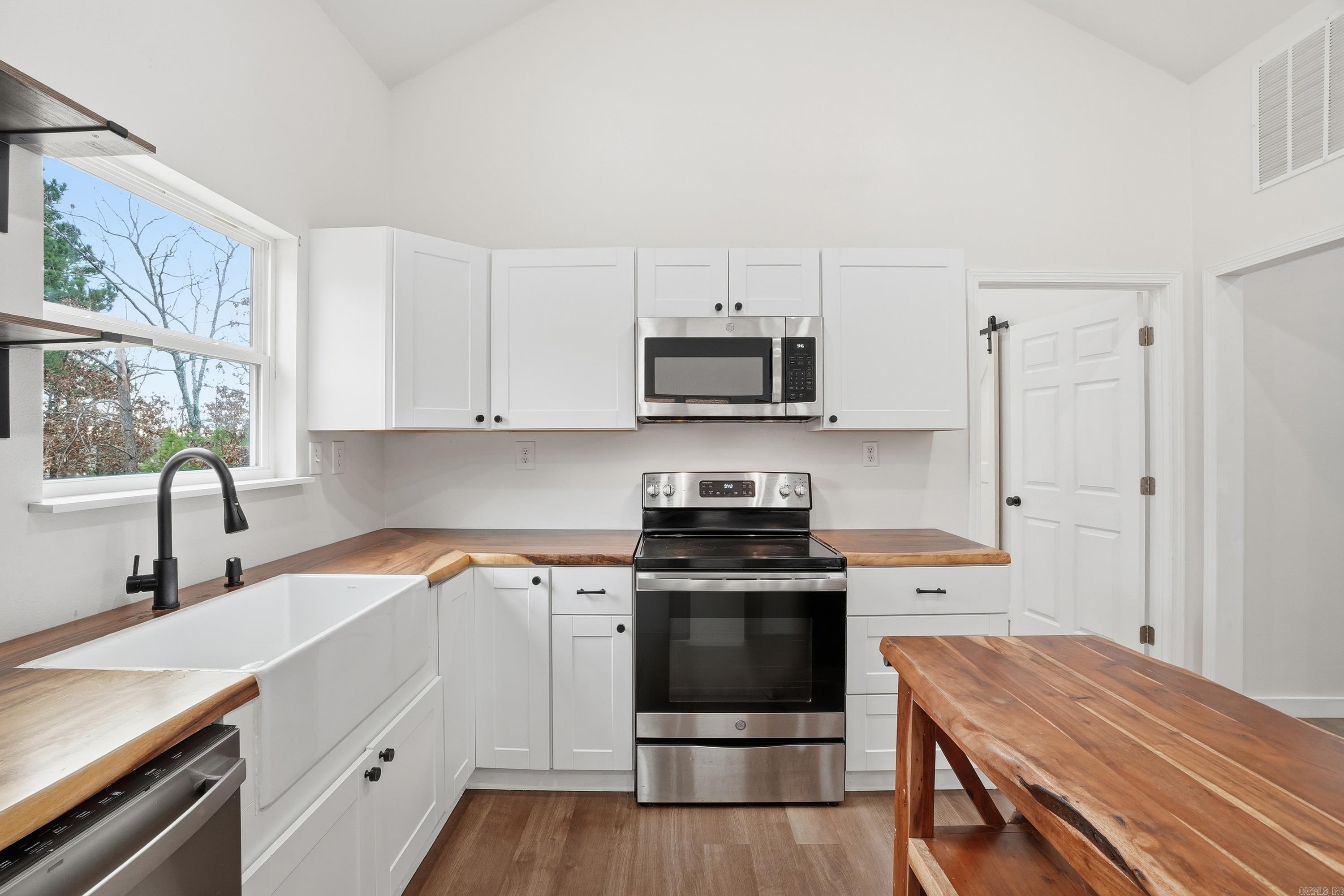 74 Hays Hill  Conway, AR