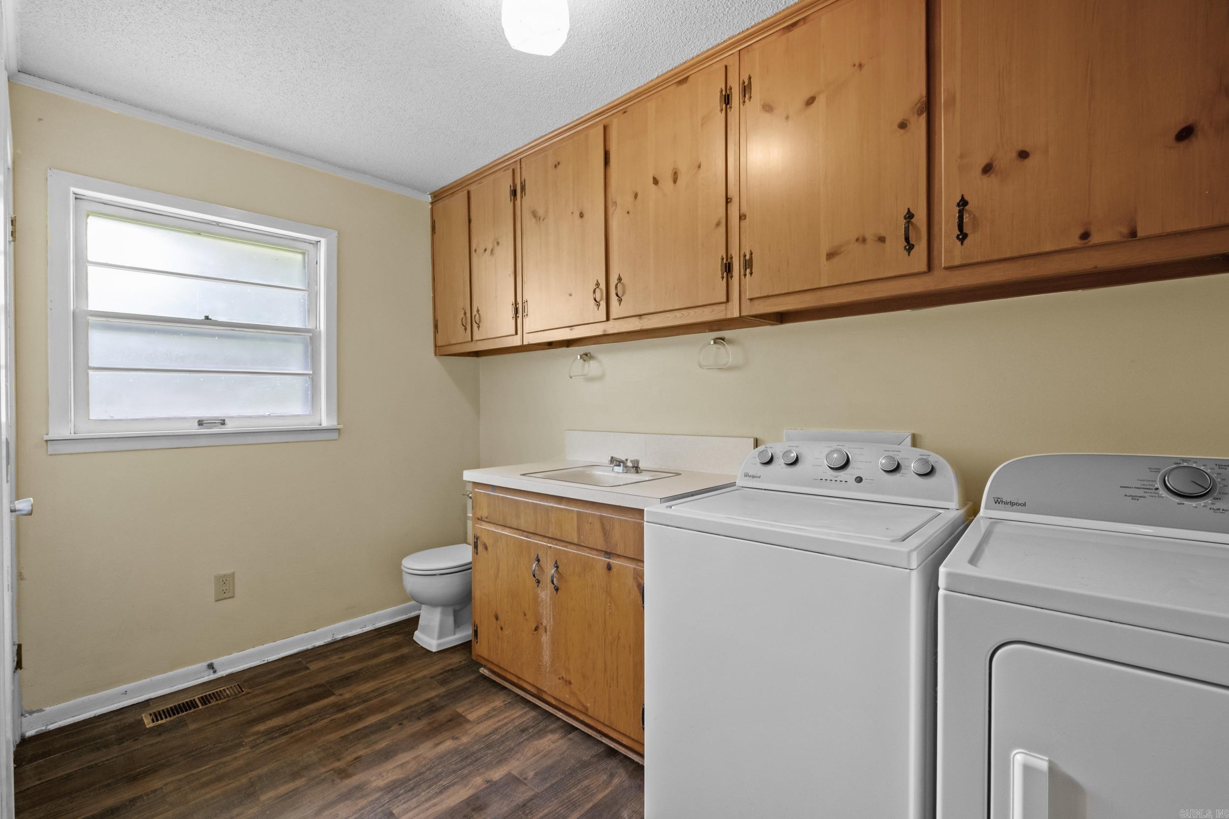 1903 W Arch  Searcy, AR