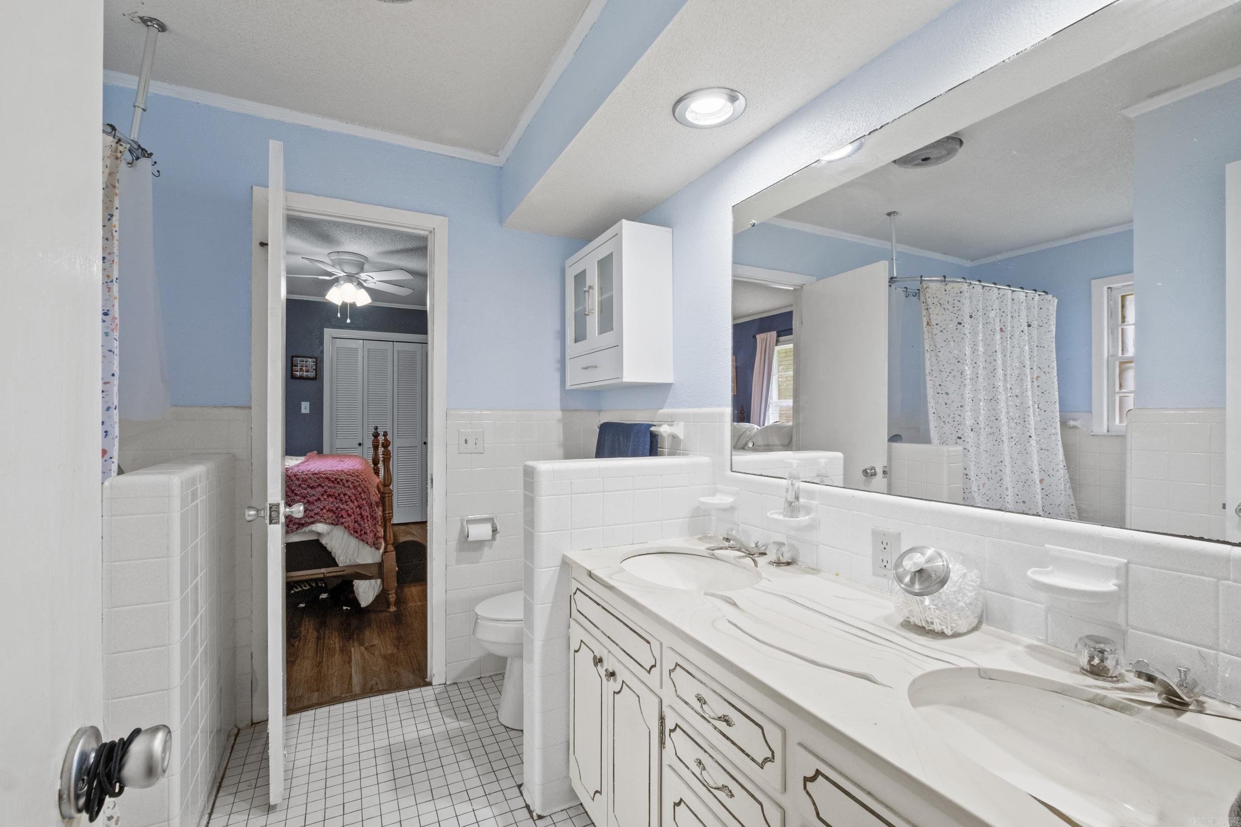 1903 W Arch  Searcy, AR