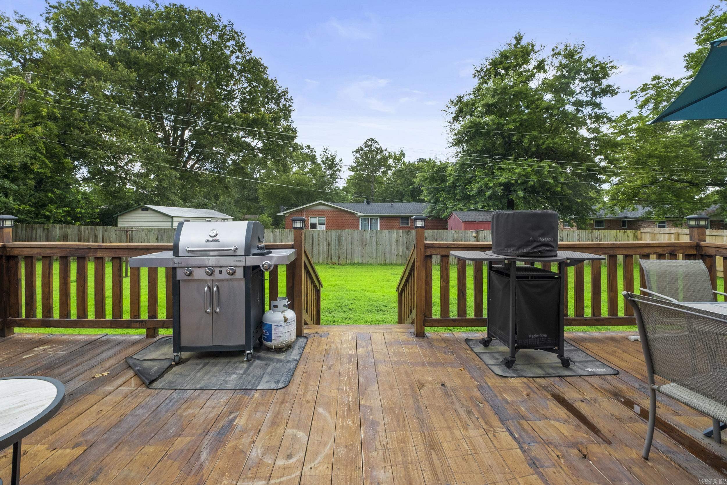 1903 W Arch  Searcy, AR