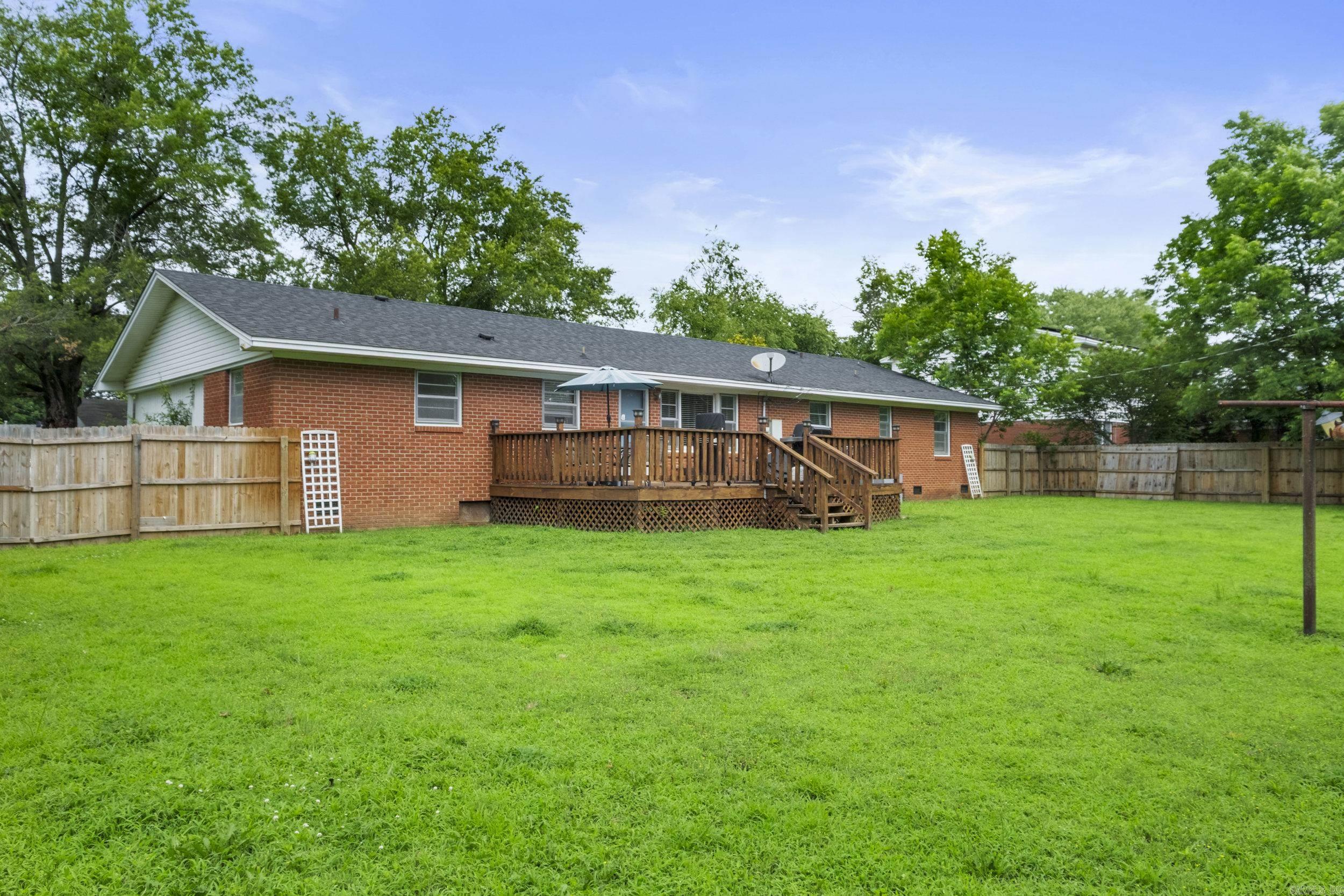 1903 W Arch  Searcy, AR