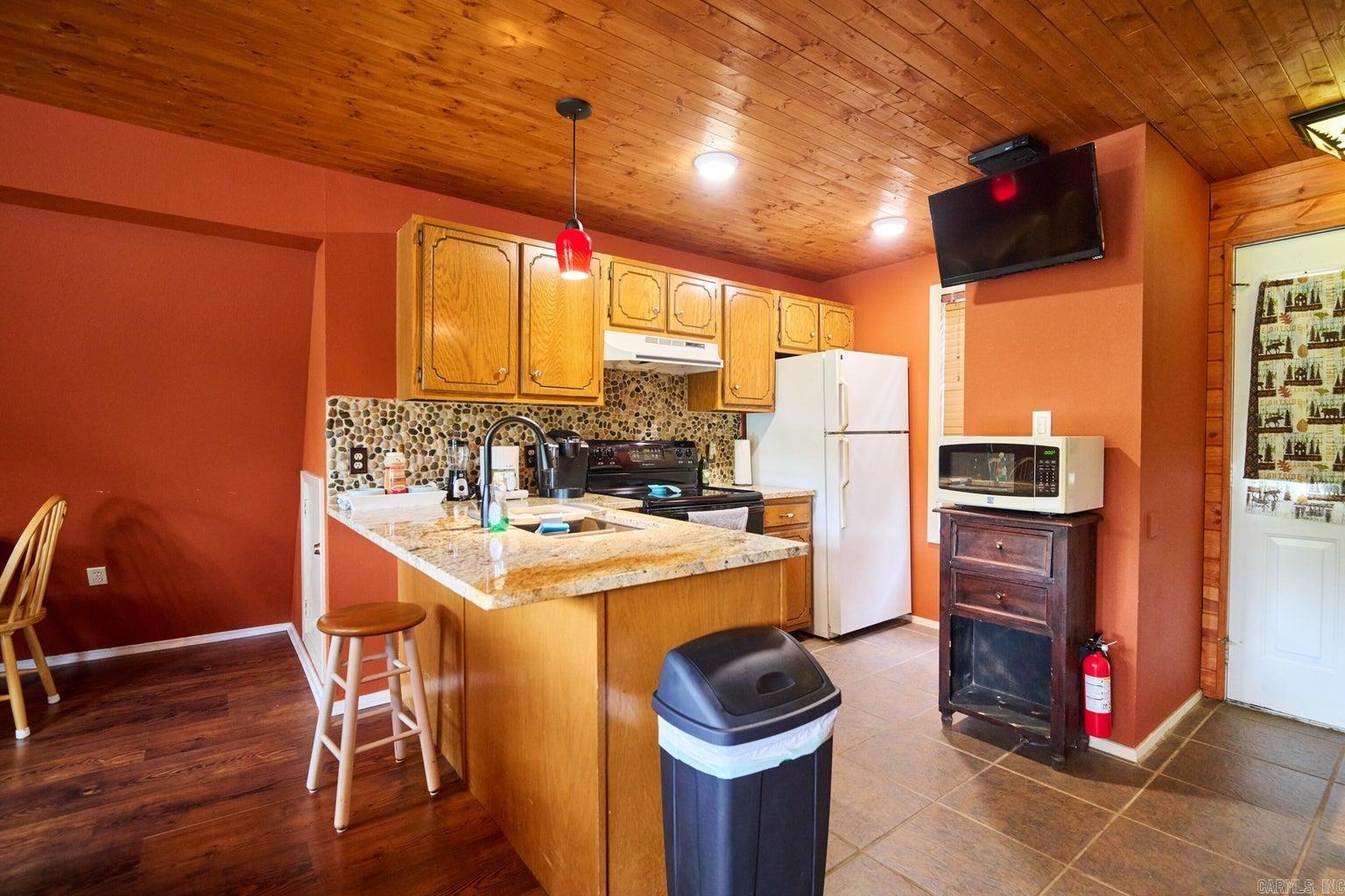 1 Kiawnie Circle  Hardy, AR