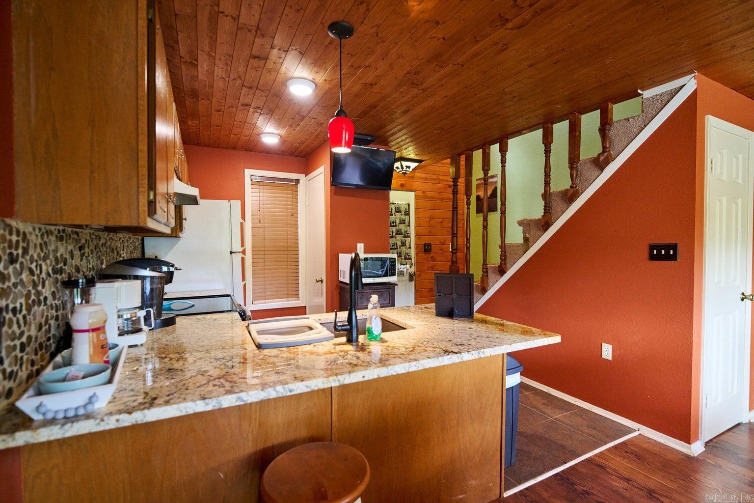 1 Kiawnie Circle  Hardy, AR