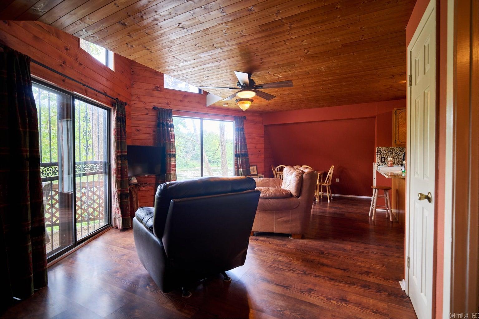 1 Kiawnie Circle  Hardy, AR