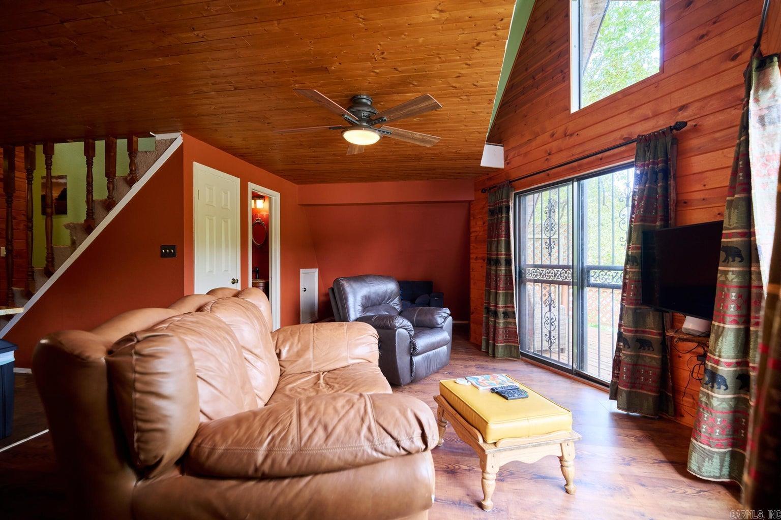 1 Kiawnie Circle  Hardy, AR