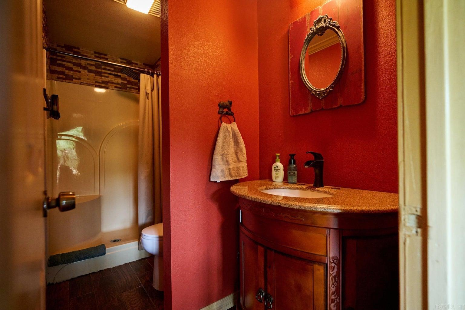 1 Kiawnie Circle  Hardy, AR