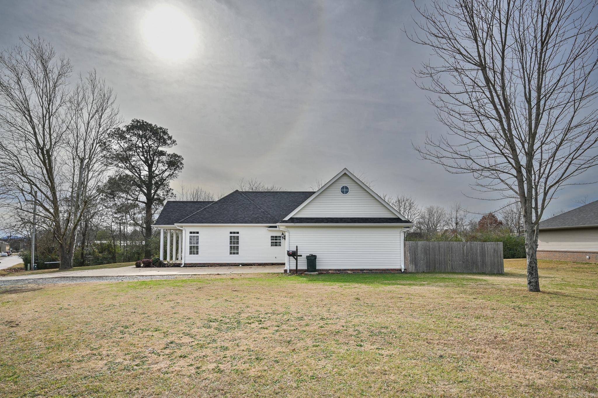 301 11Th St Street Mena, AR 71953