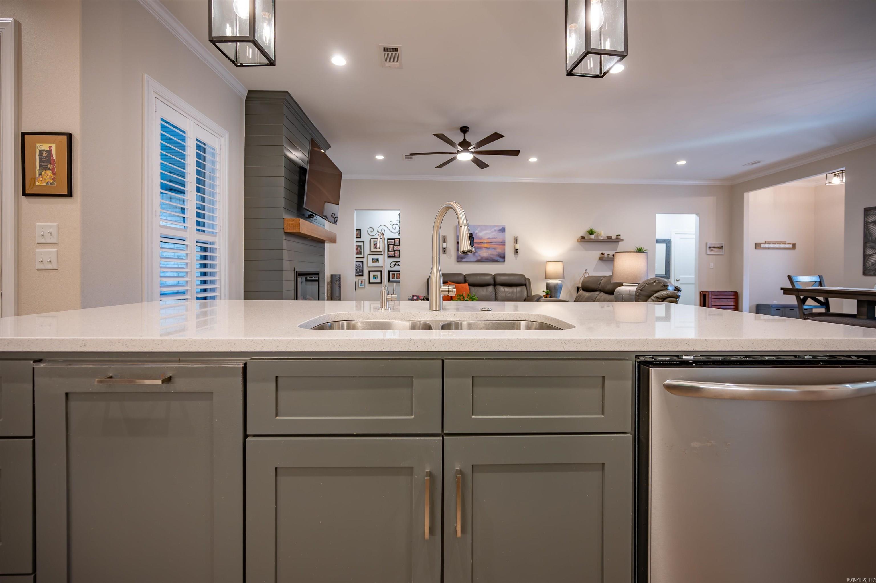 861 Oak Forest Circle Sherwood, AR 72120