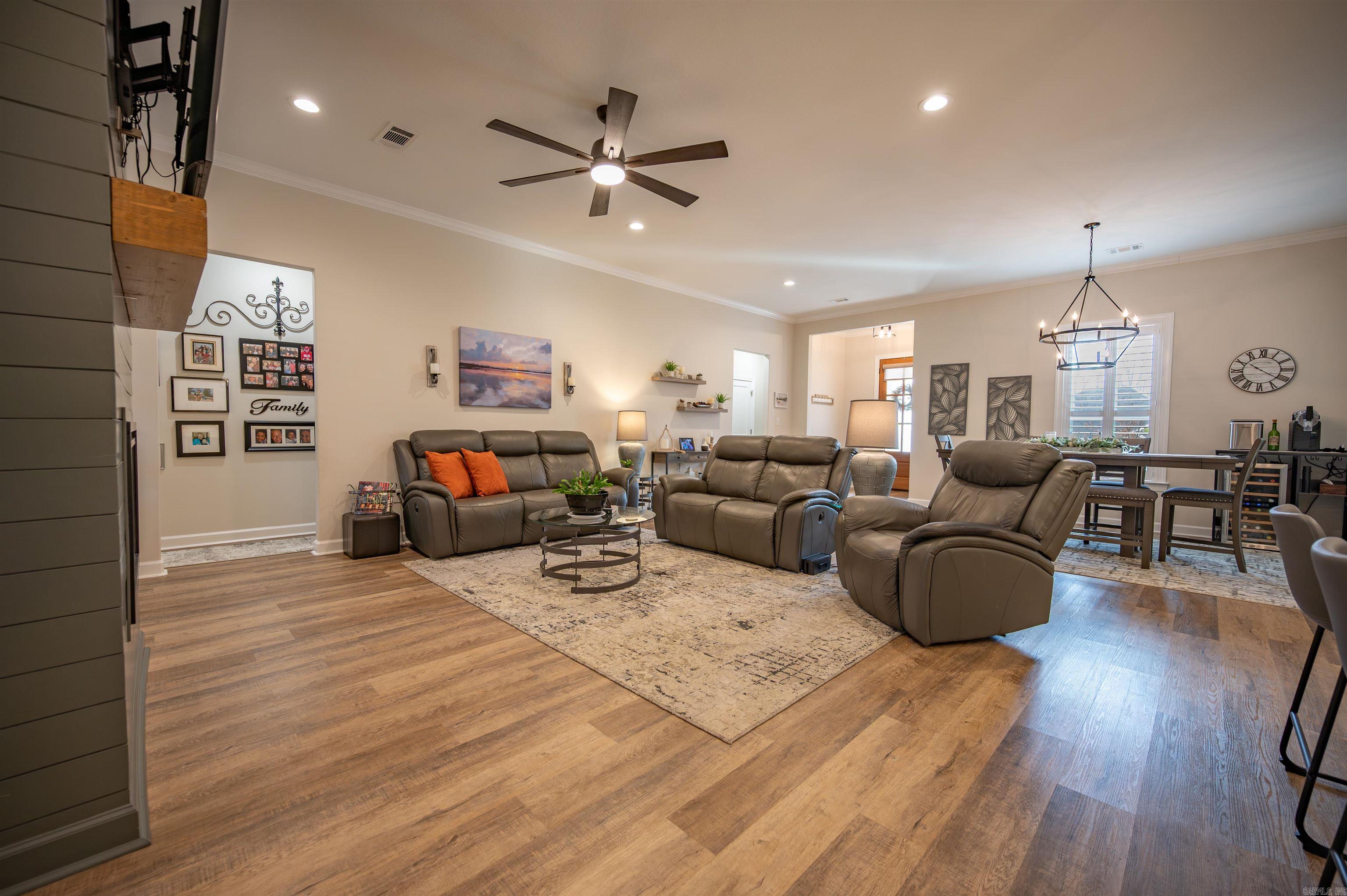 861 Oak Forest Circle Sherwood, AR 72120