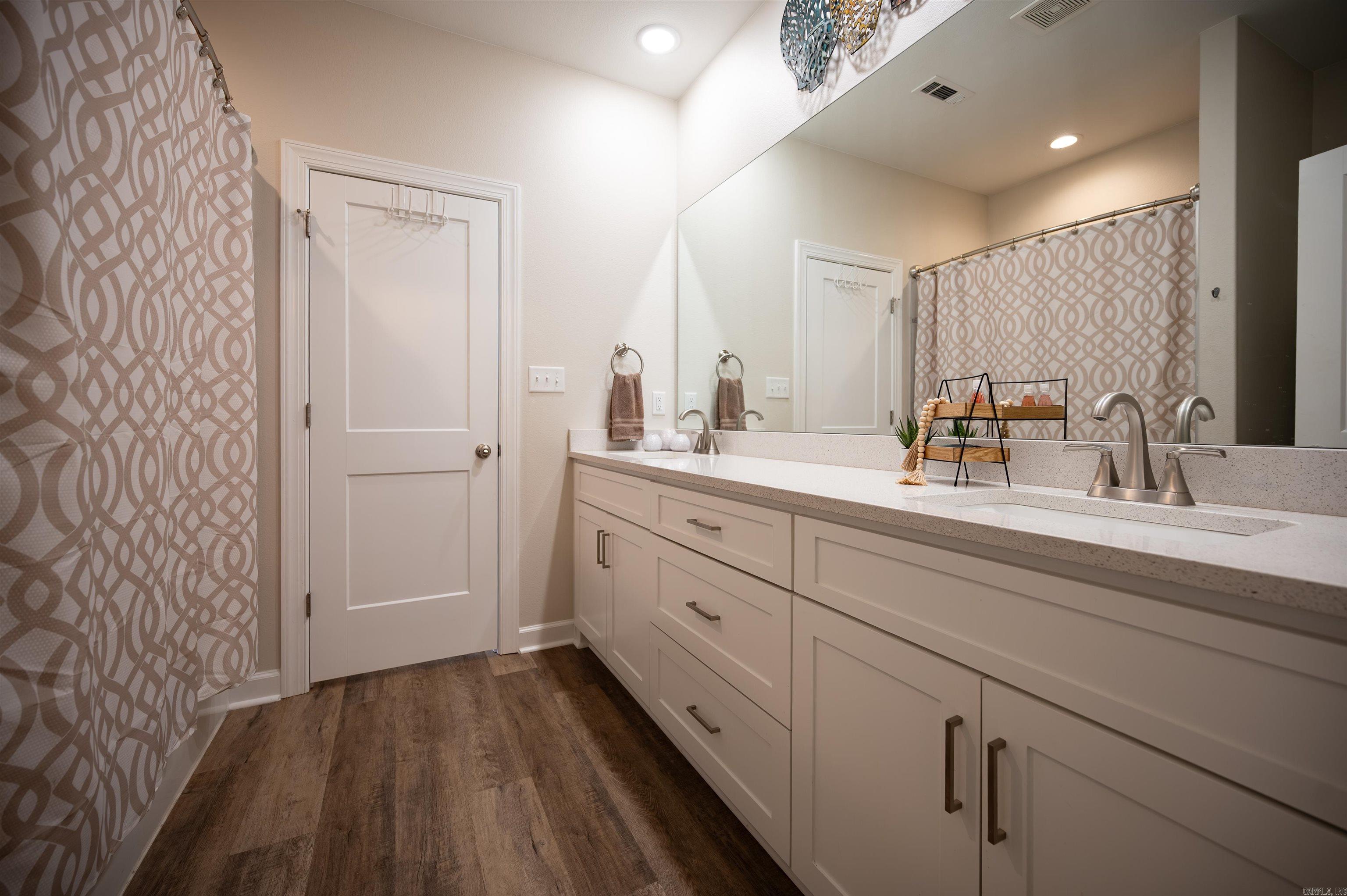 861 Oak Forest Circle Sherwood, AR 72120