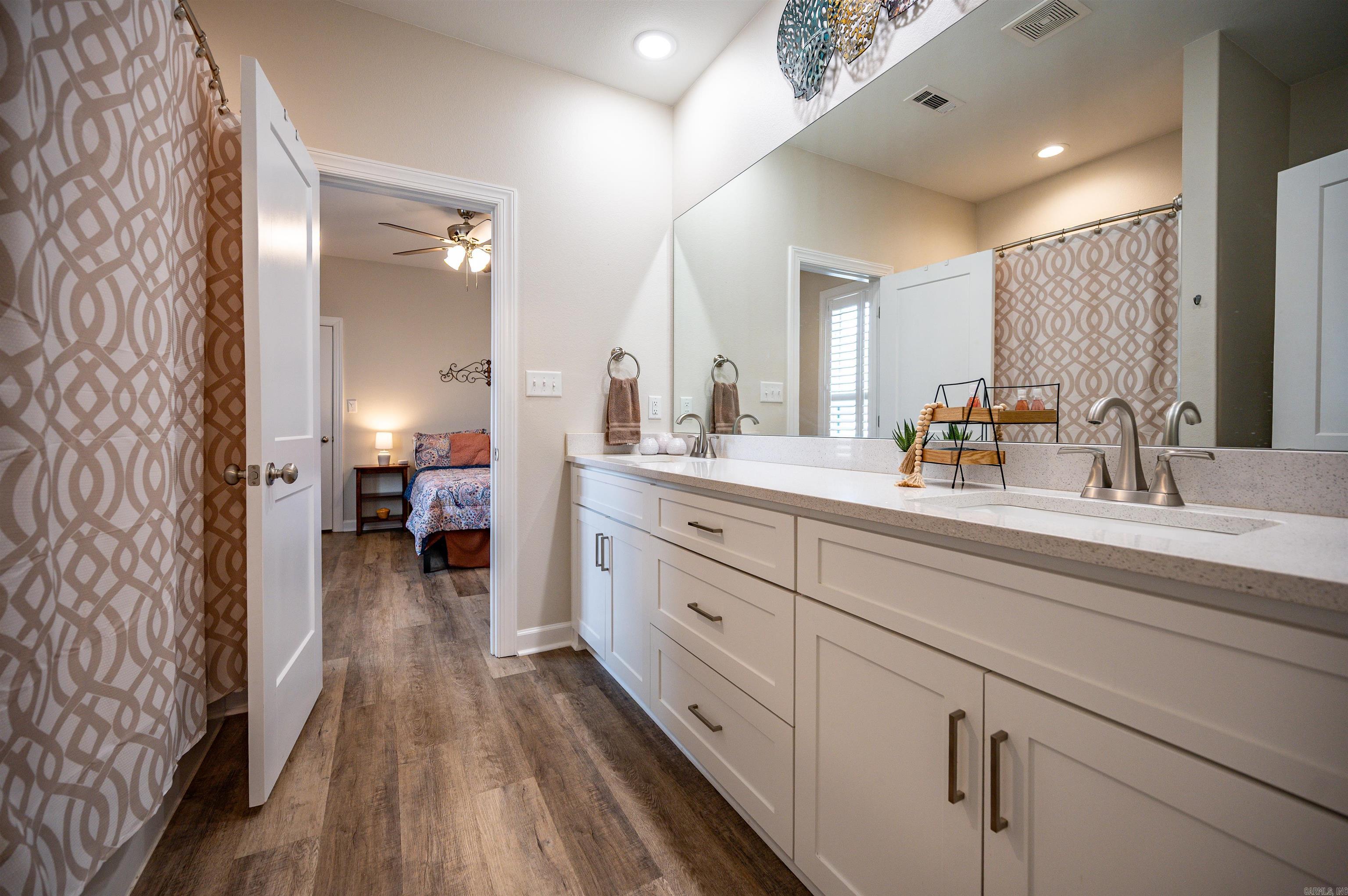 861 Oak Forest Circle Sherwood, AR 72120