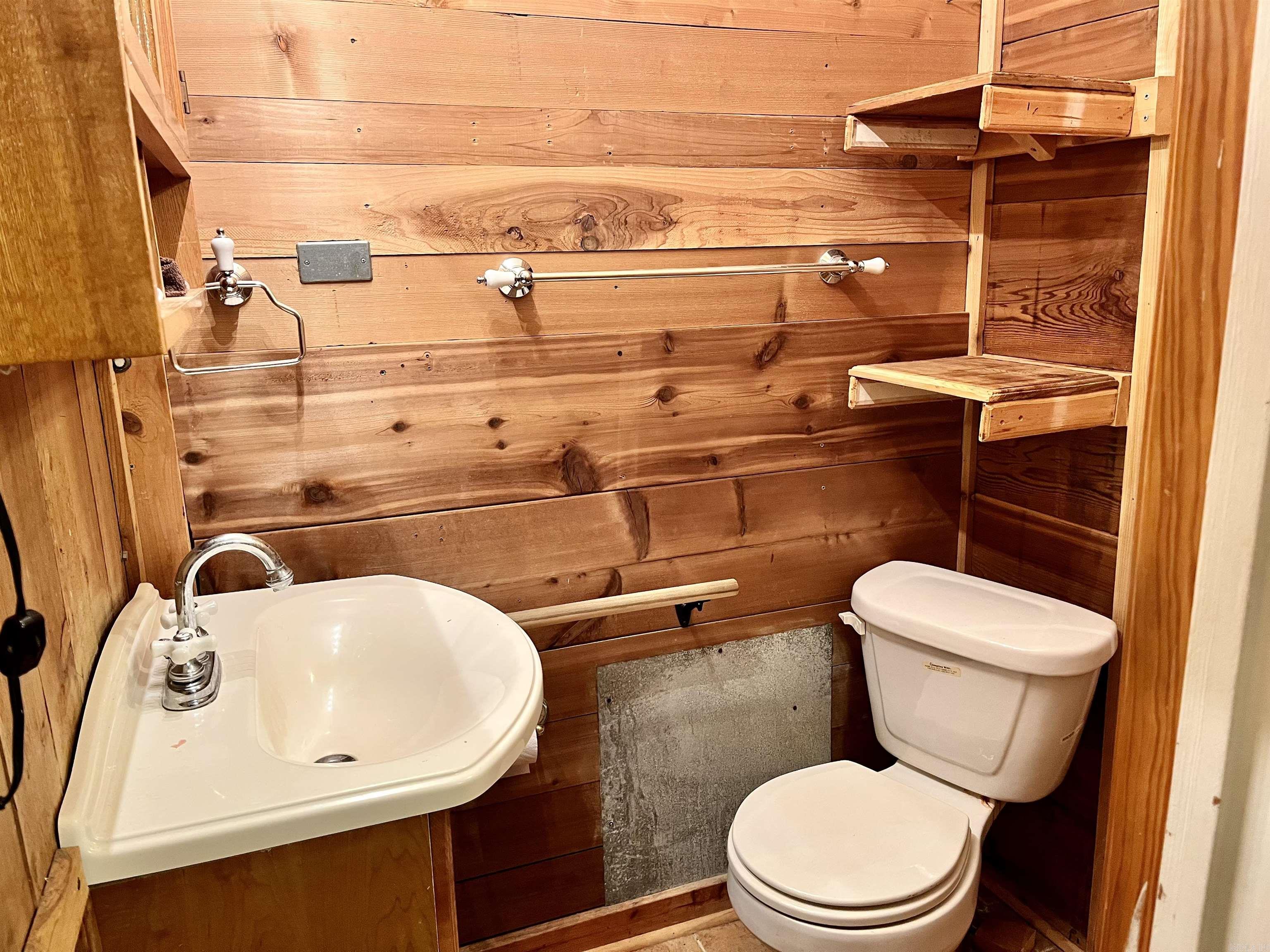 243 Elmwood  Hot Springs, AR