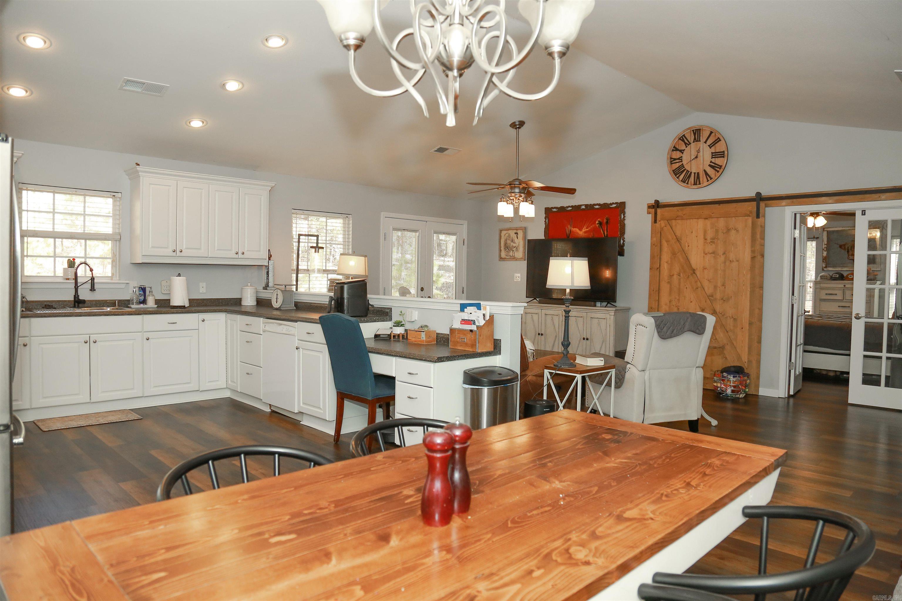 1814 Paradise Acres Road Russellville, AR 72801