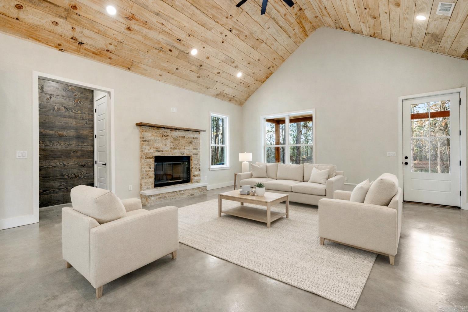 3451 Edison Avenue Benton, AR 72015