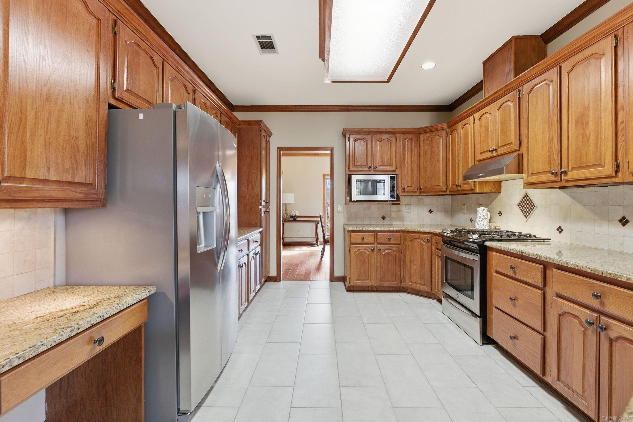 14 Leeward Court Maumelle, AR 72113