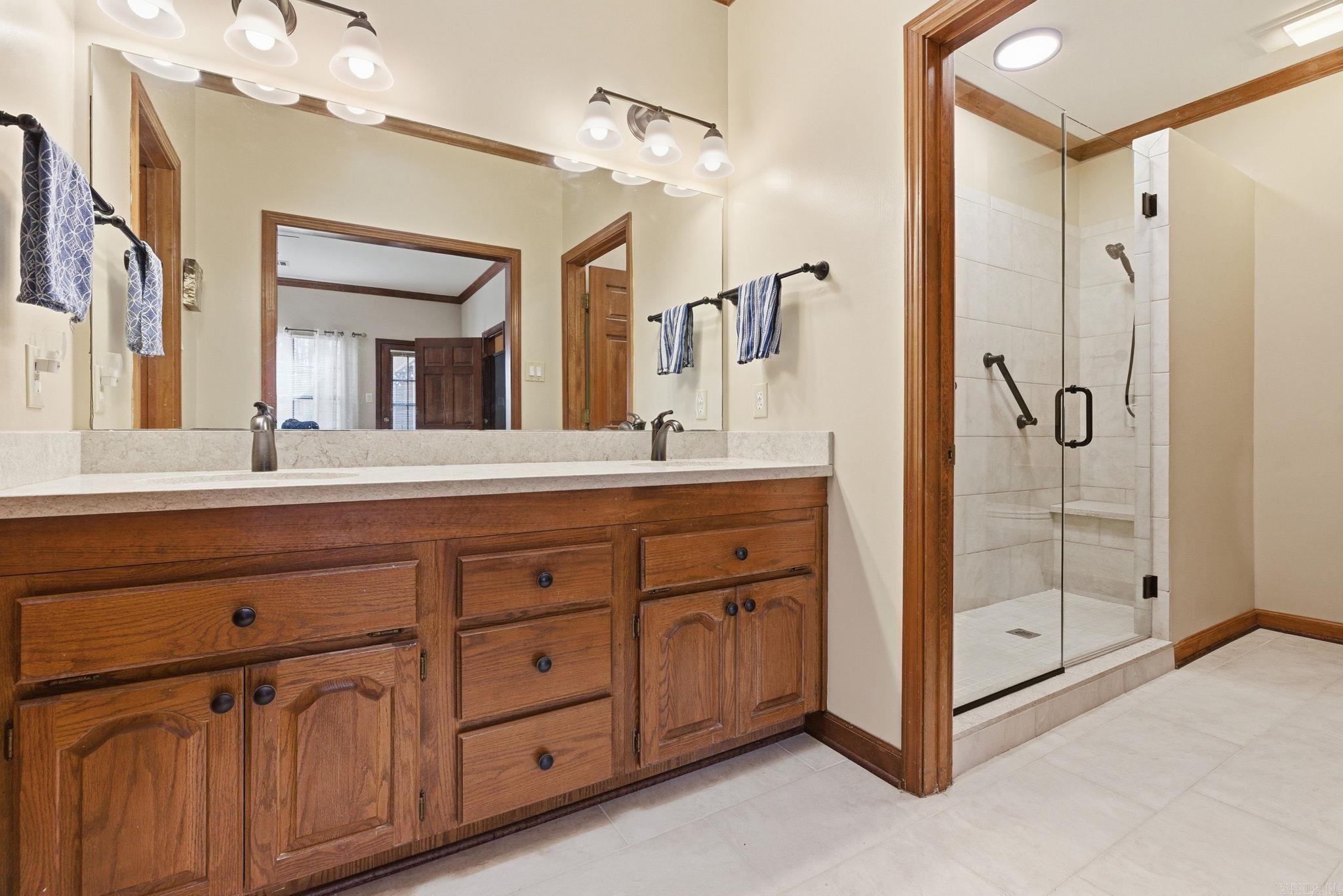 14 Leeward Court Maumelle, AR 72113