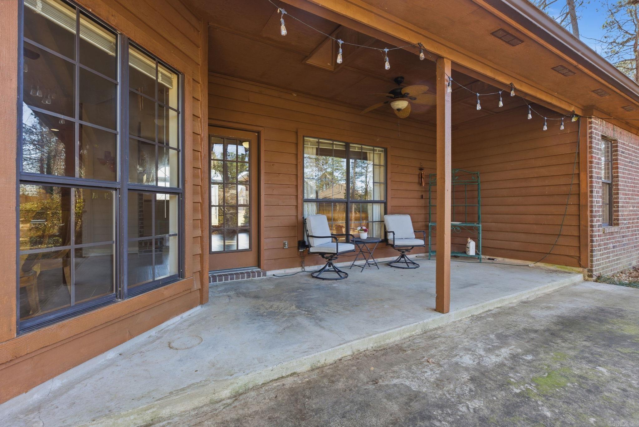 14 Leeward Court Maumelle, AR 72113