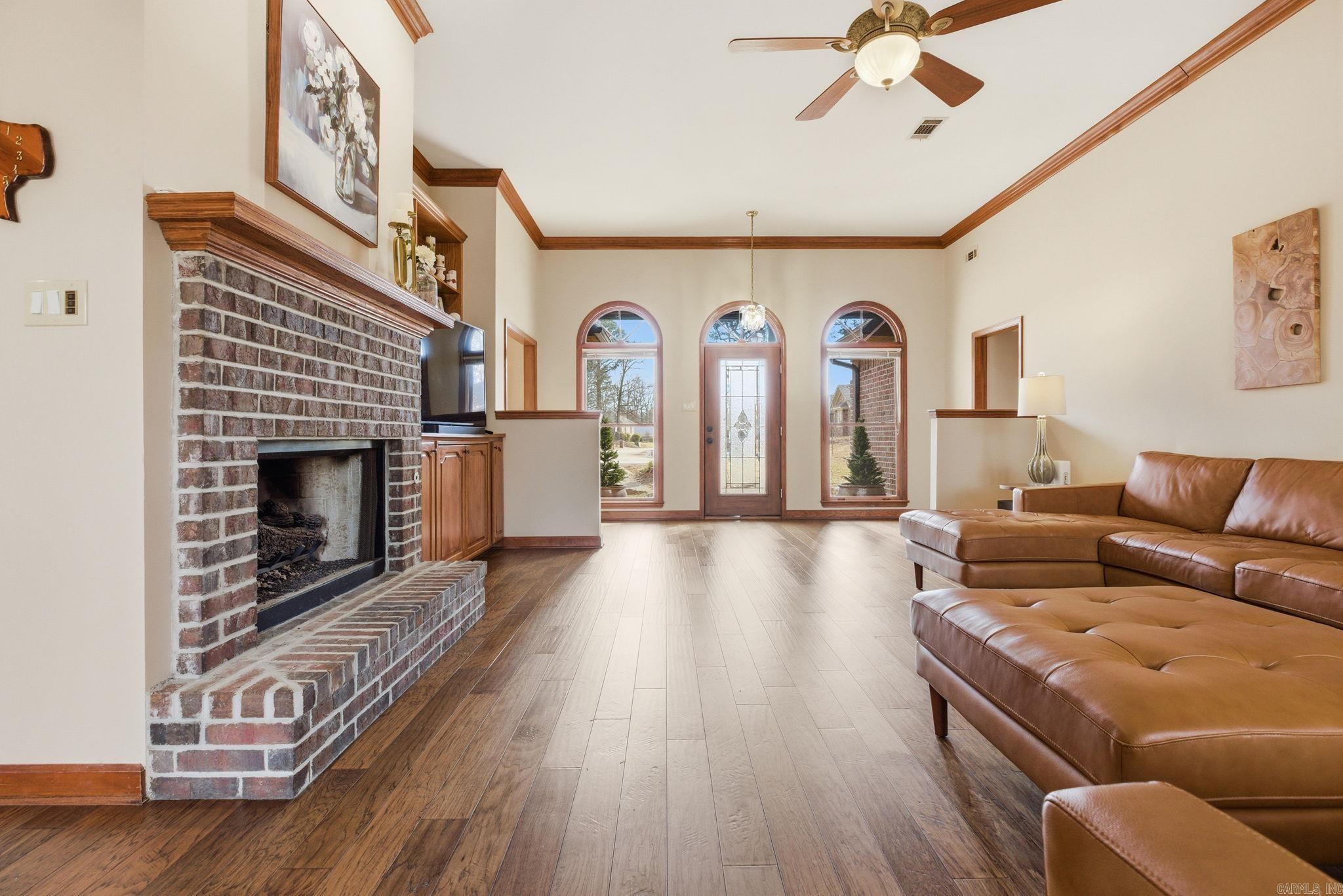 14 Leeward Court Maumelle, AR 72113