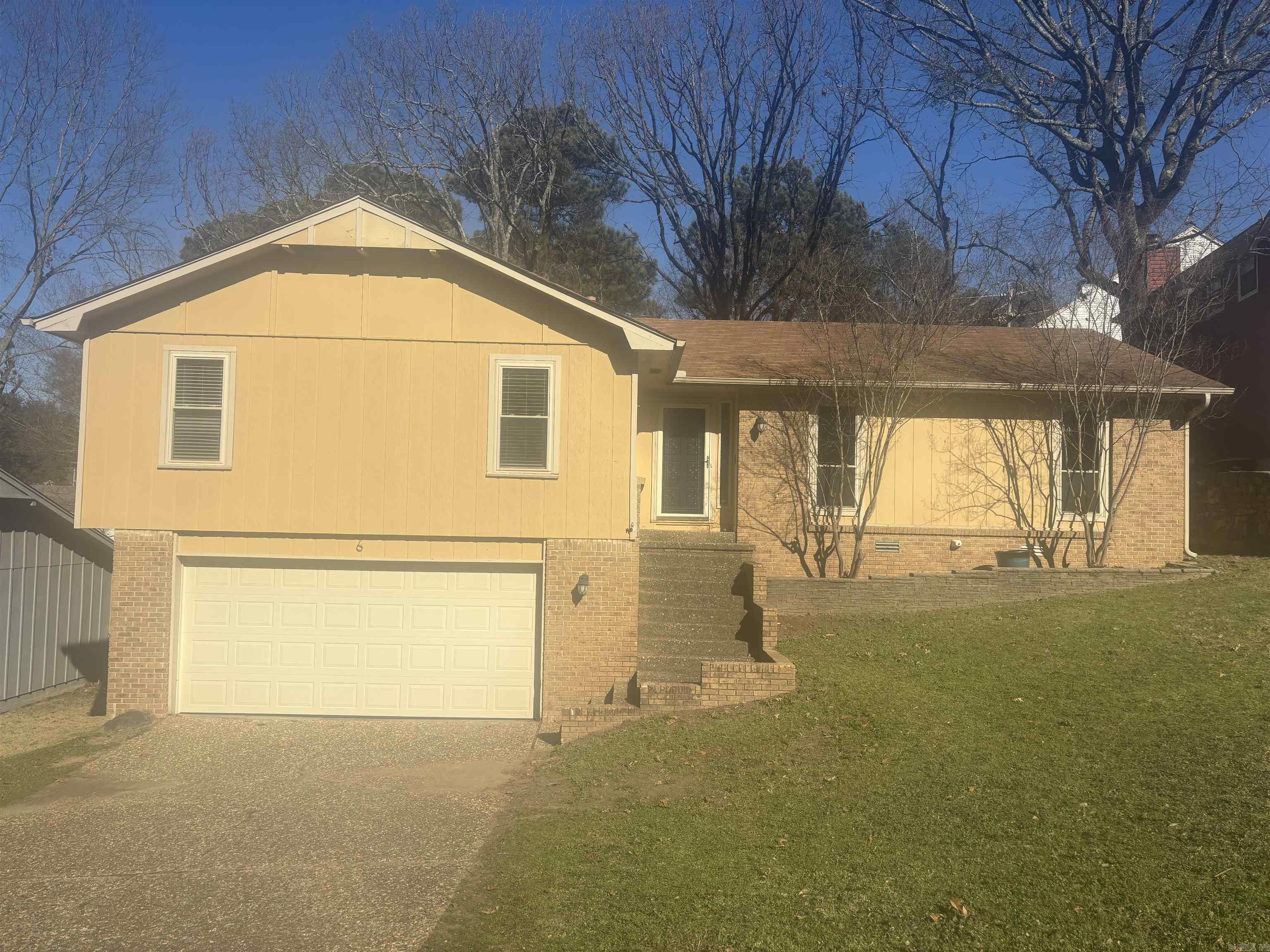 6 Castle Hill Court Little Rock, AR 72227