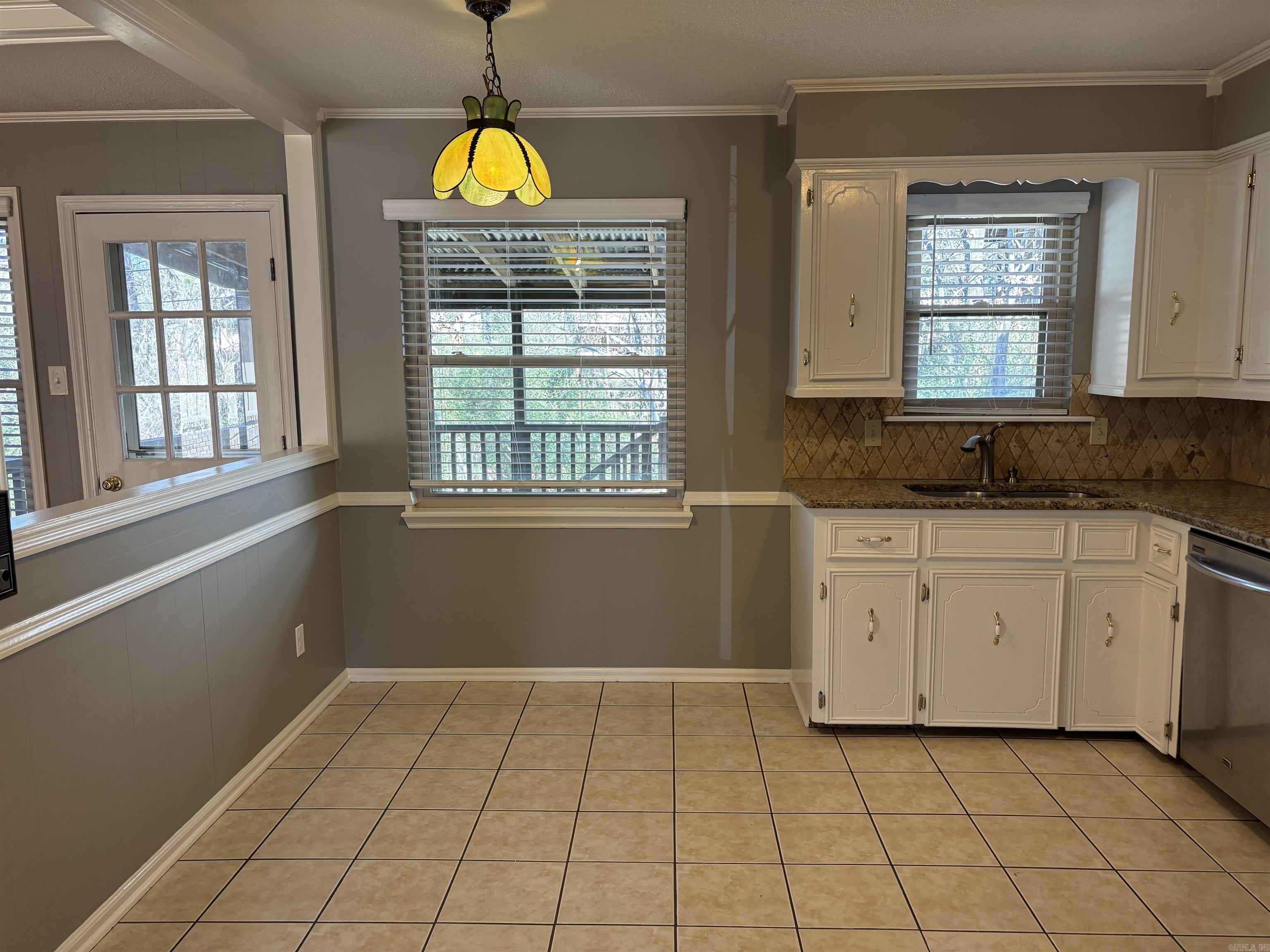 6 Castle Hill Court Little Rock, AR 72227