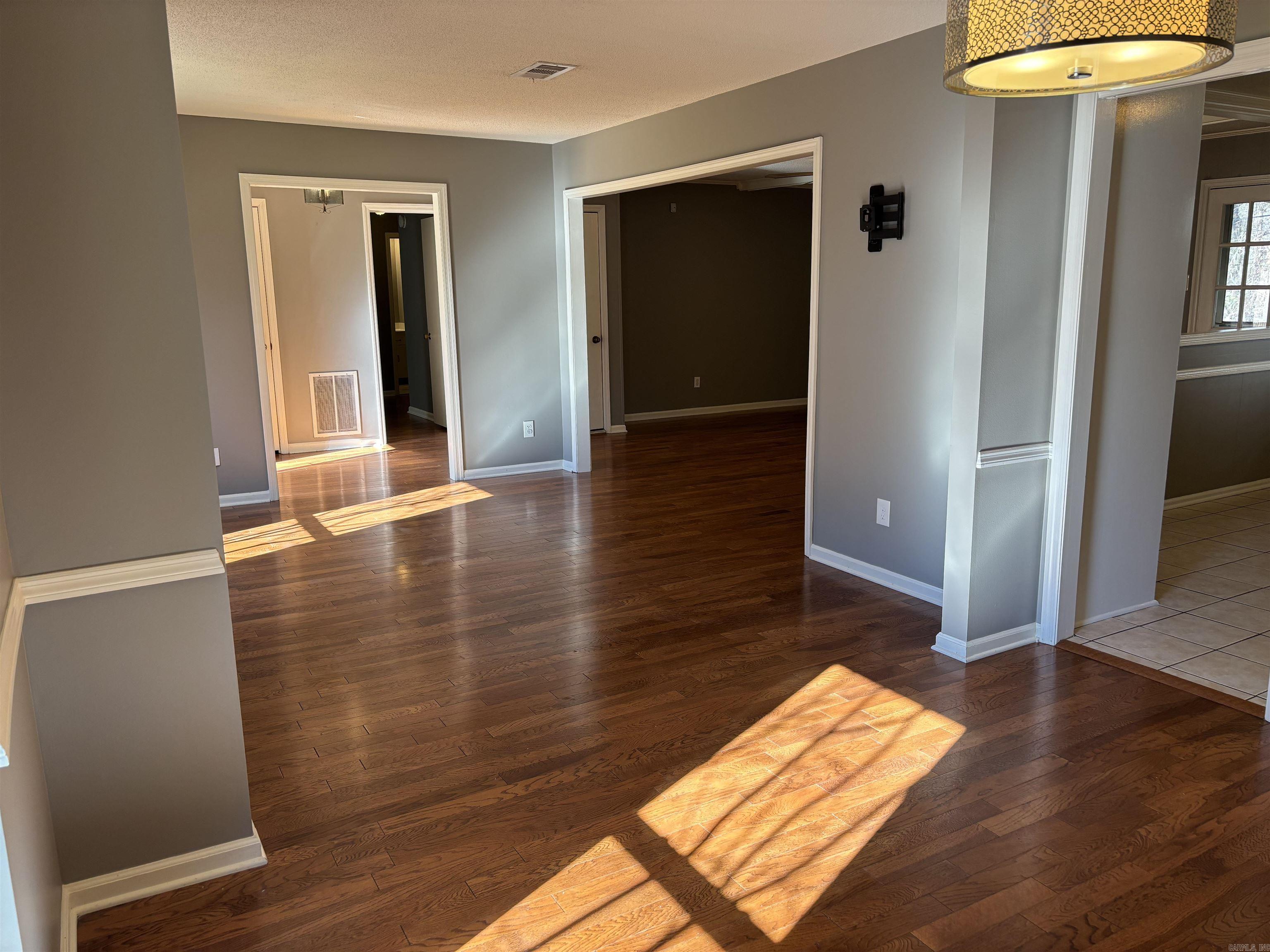 6 Castle Hill Court Little Rock, AR 72227