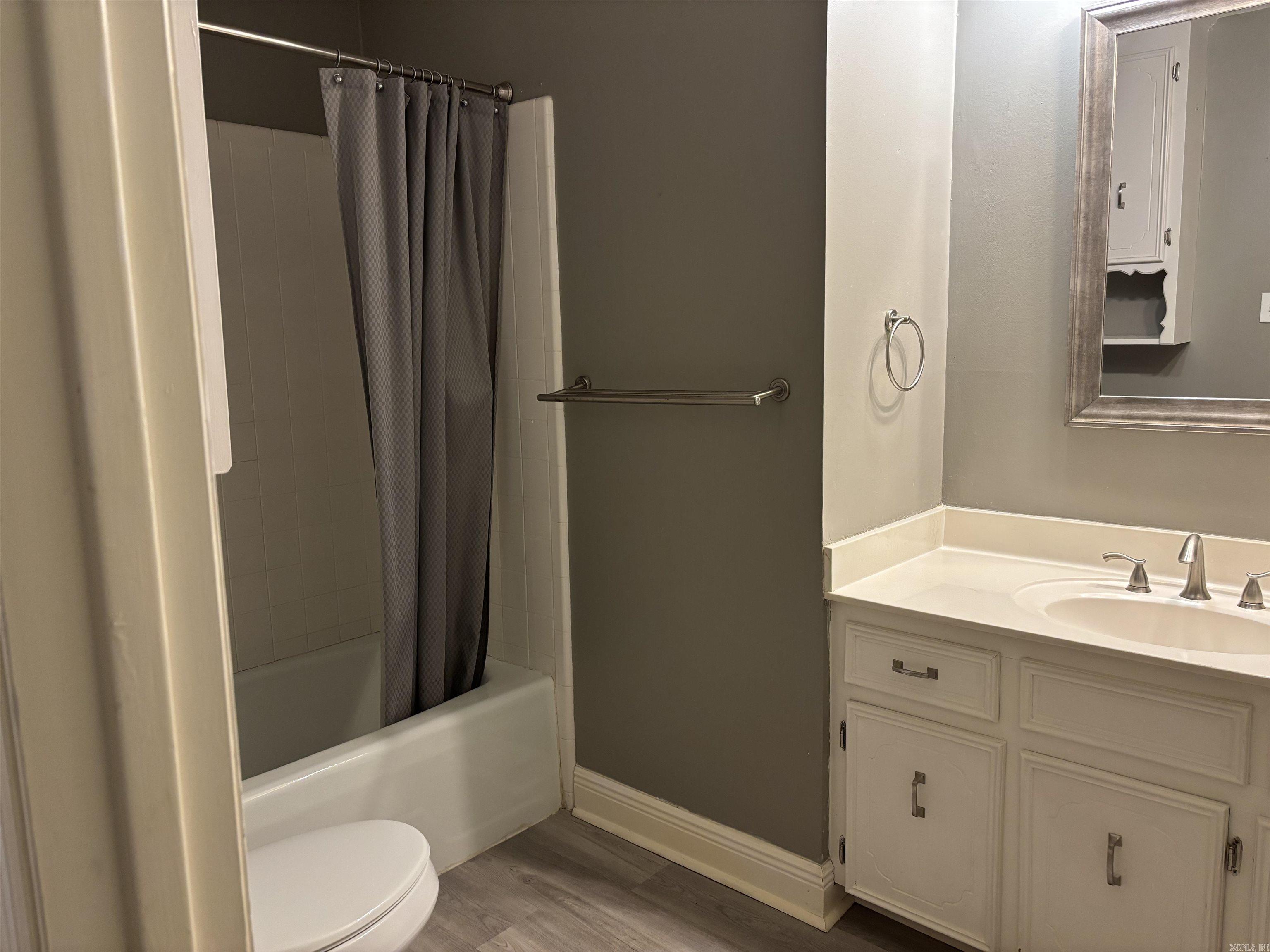 6 Castle Hill Court Little Rock, AR 72227