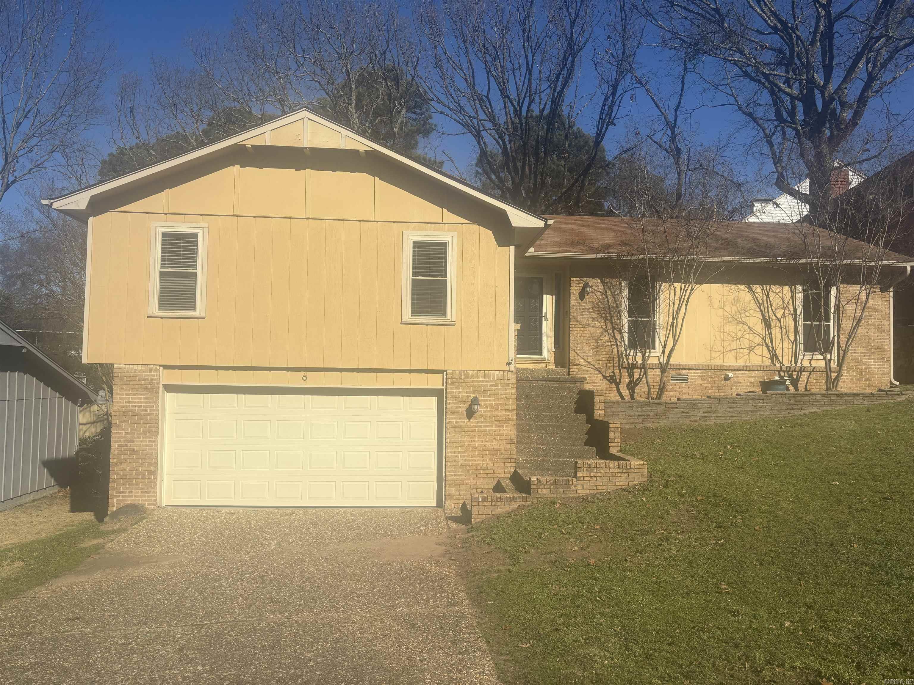 6 Castle Hill Court Little Rock, AR 72227