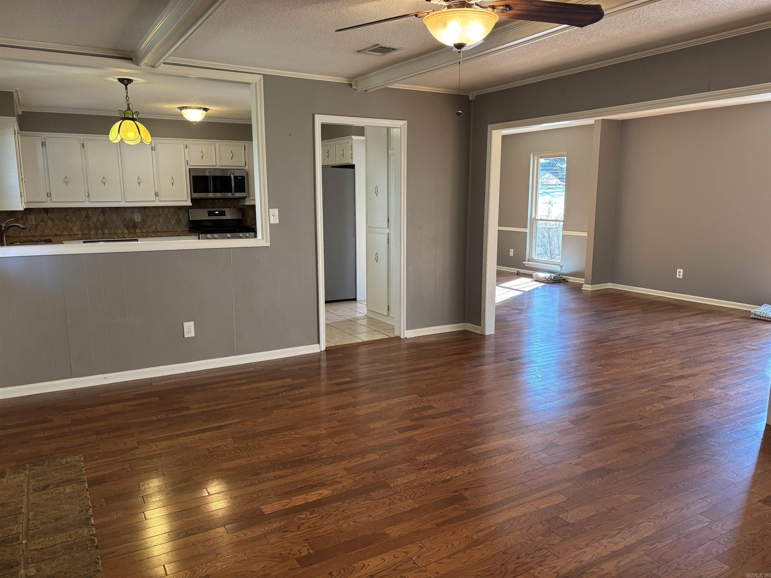 6 Castle Hill Court Little Rock, AR 72227