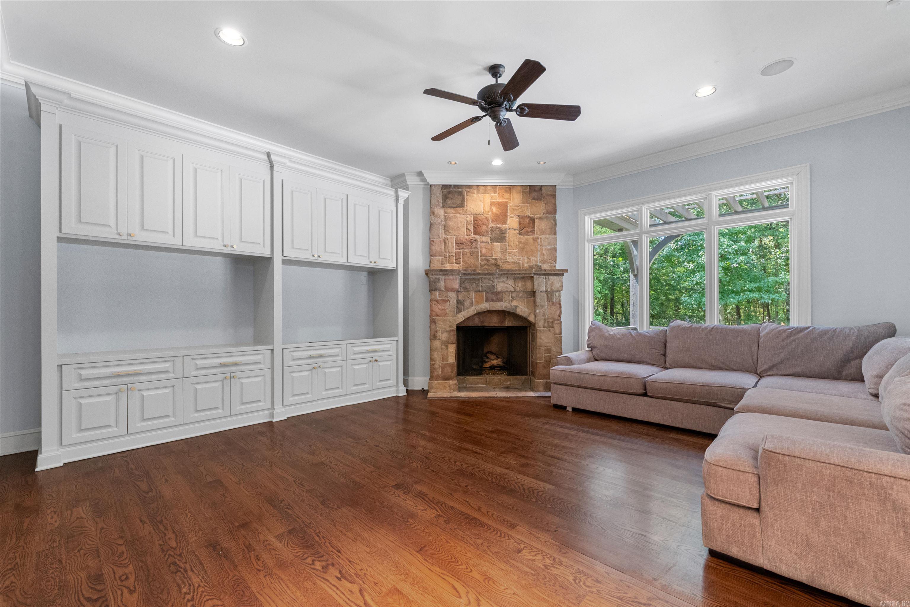 4 Sologne  Little Rock, AR