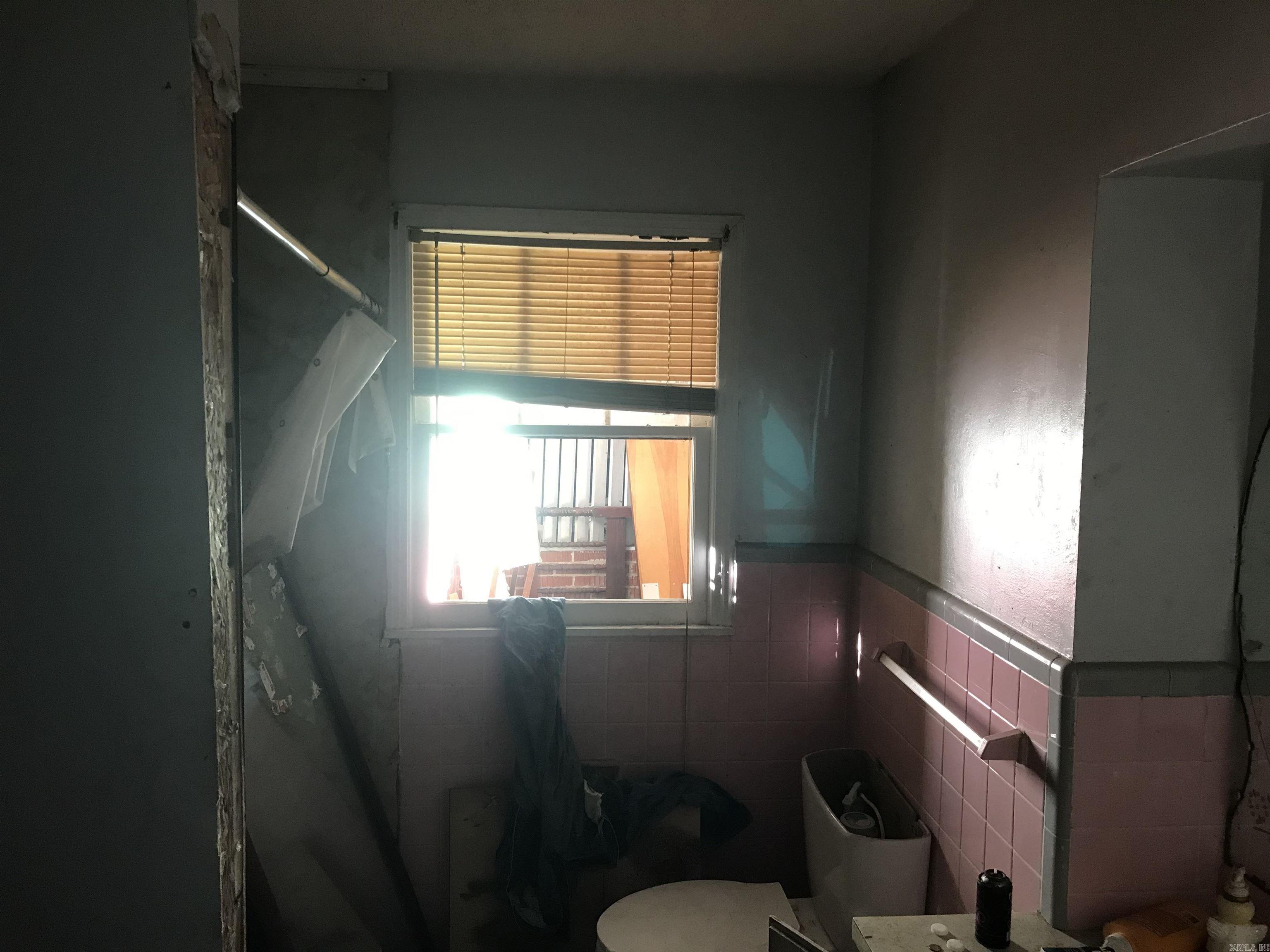 2412 S Camden  Pine Bluff, AR