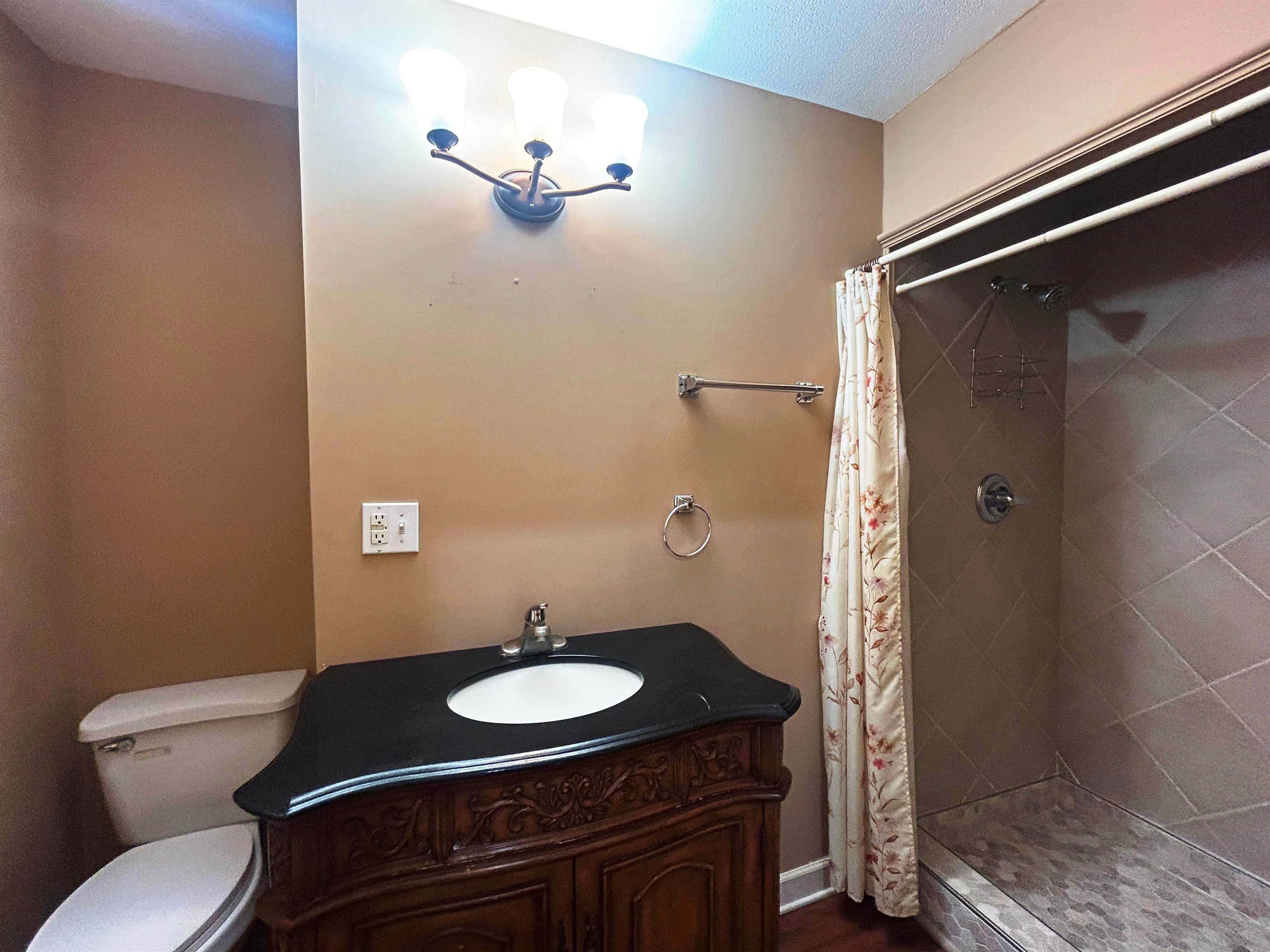 86 Cherokee Road Cherokee Village, AR 72529