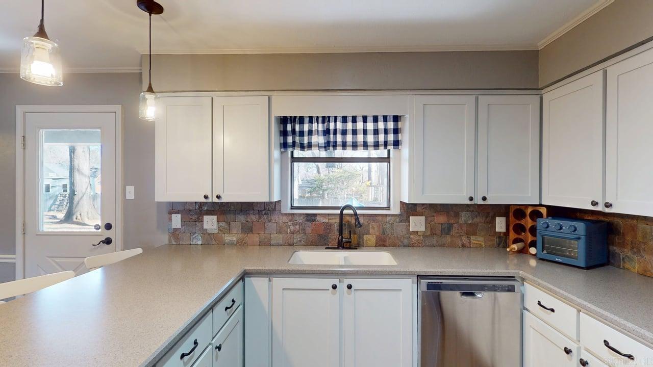 304 Country Club Conway, AR 72034