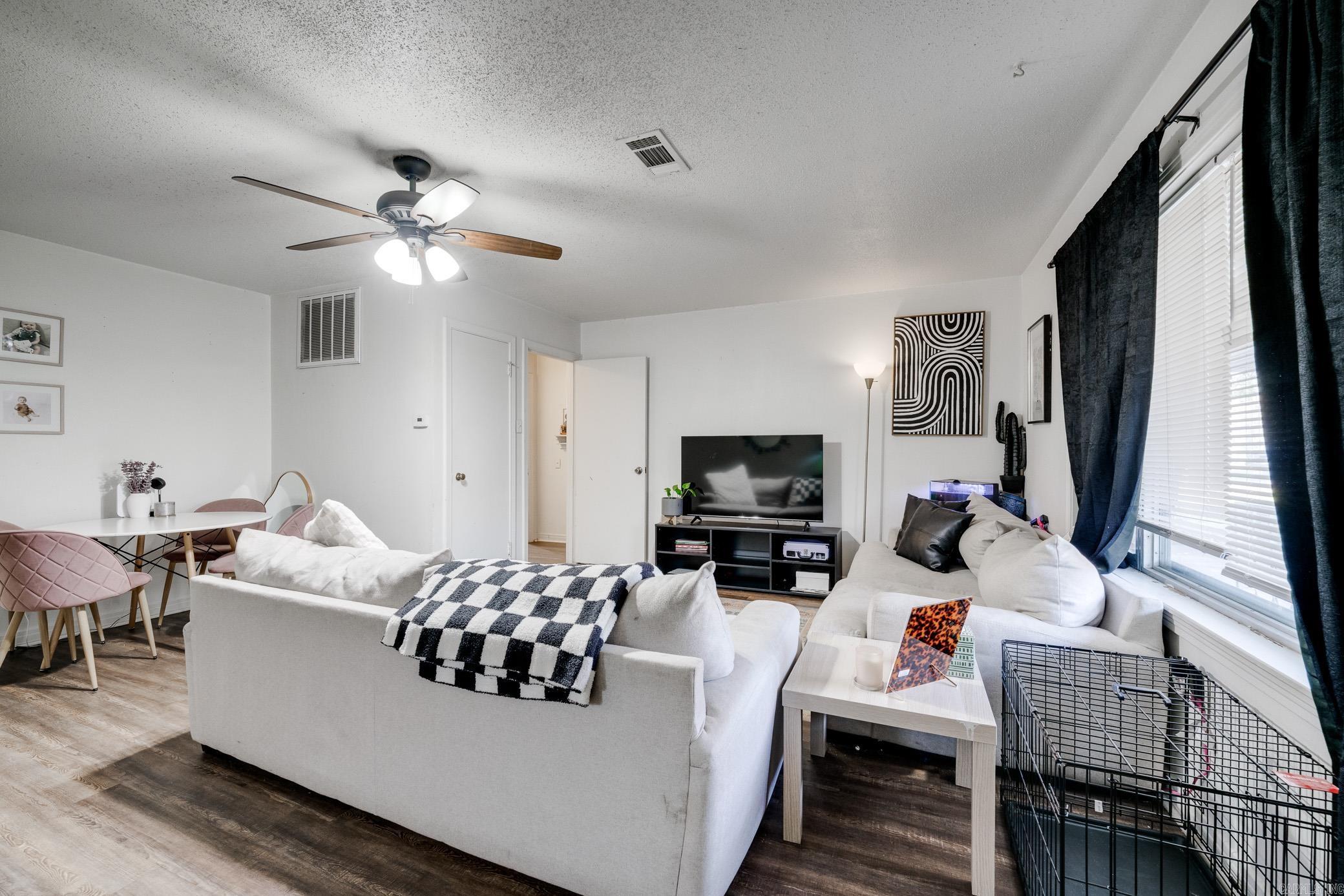 819 & 821 Center  Conway, AR