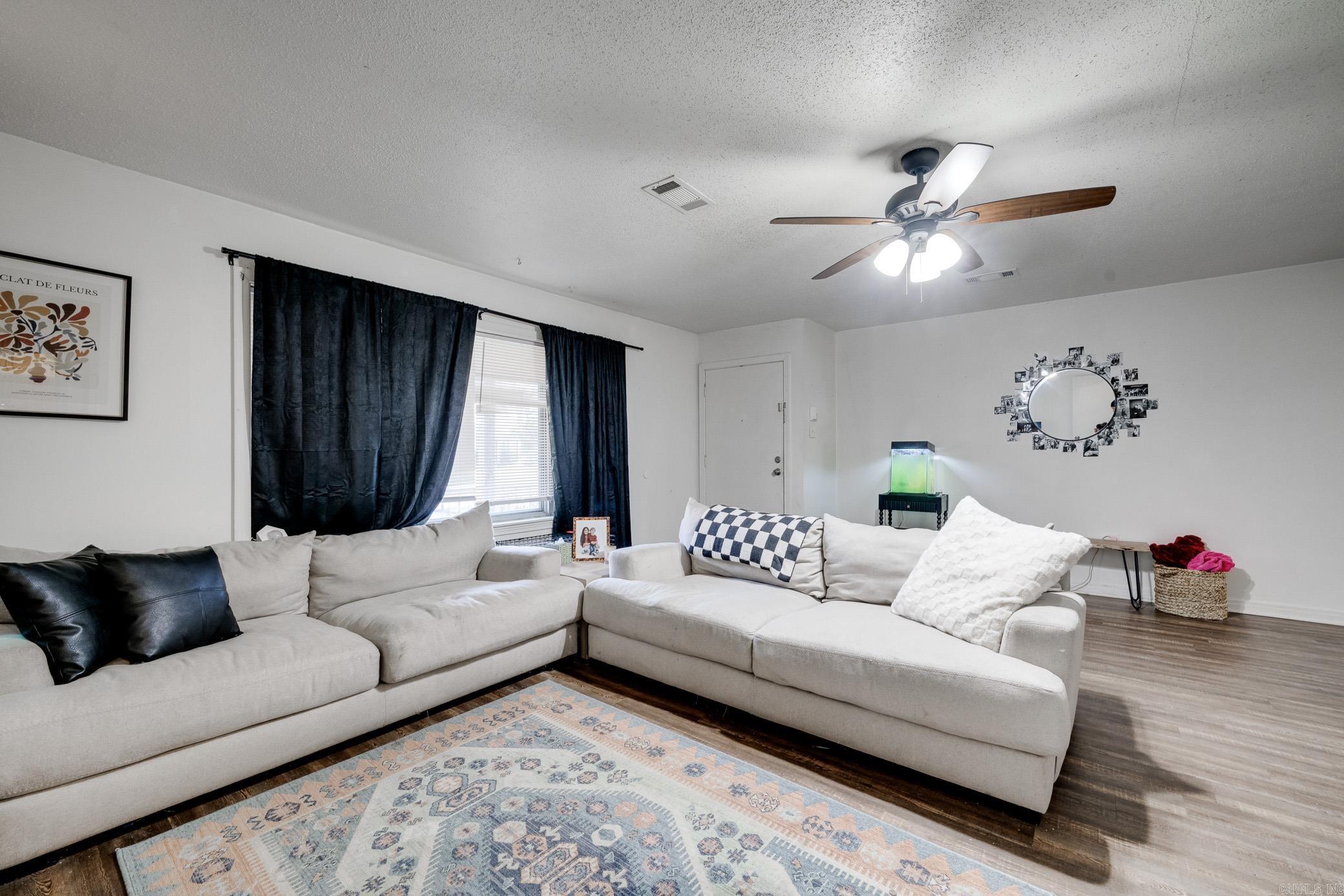 819 & 821 Center  Conway, AR