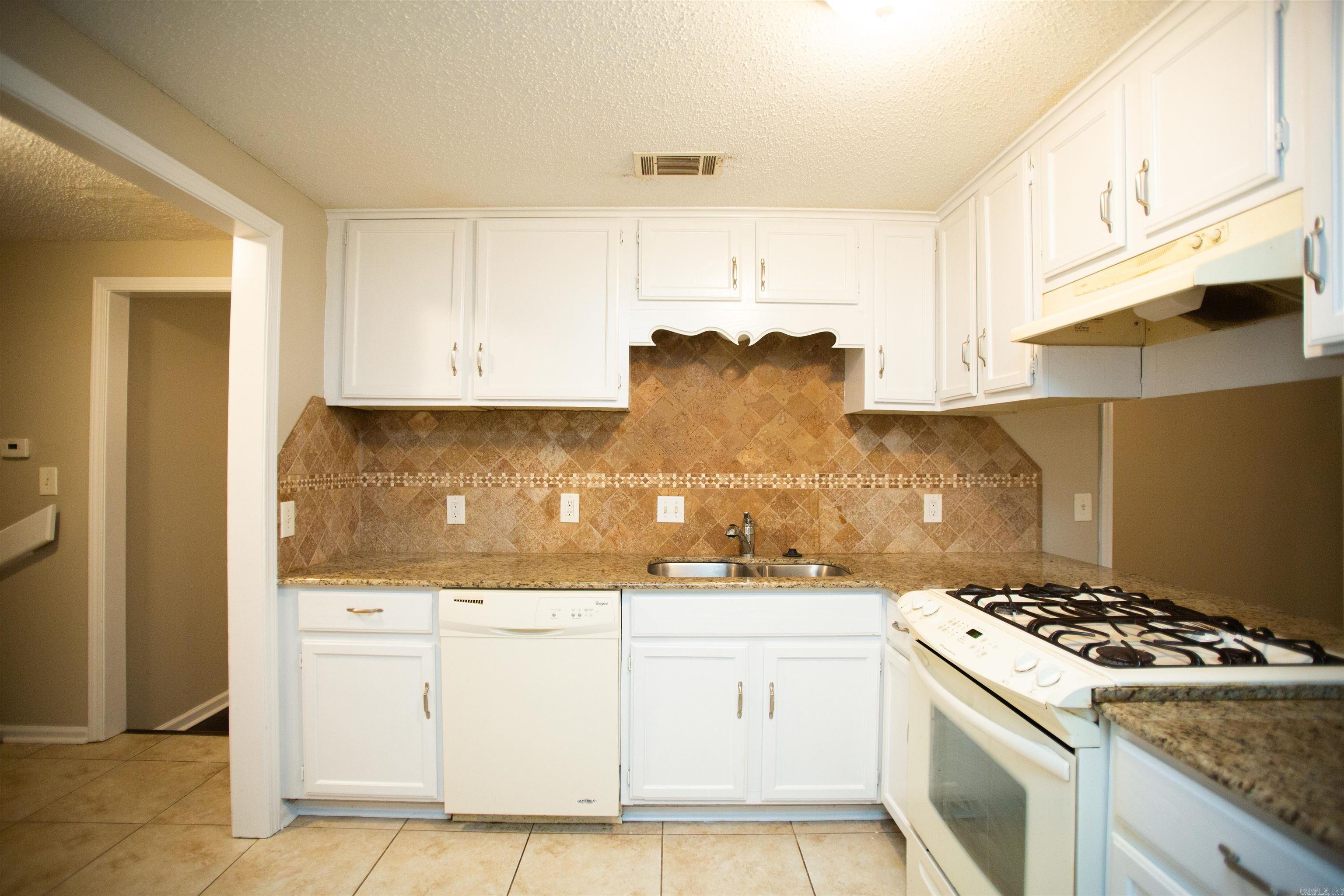 10 Willow Oak  Maumelle, AR