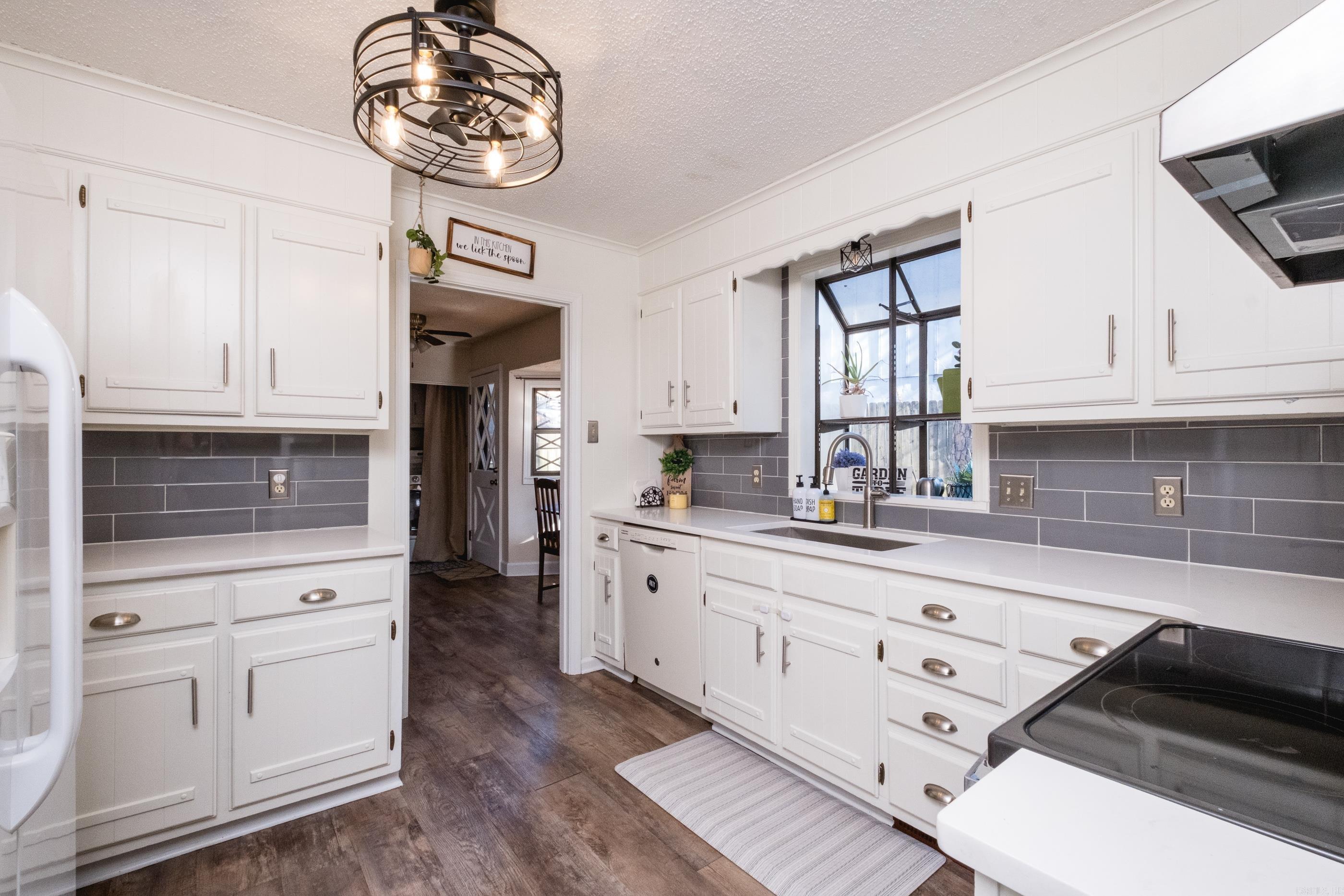 1 White Aspen Court Little Rock, AR 72212