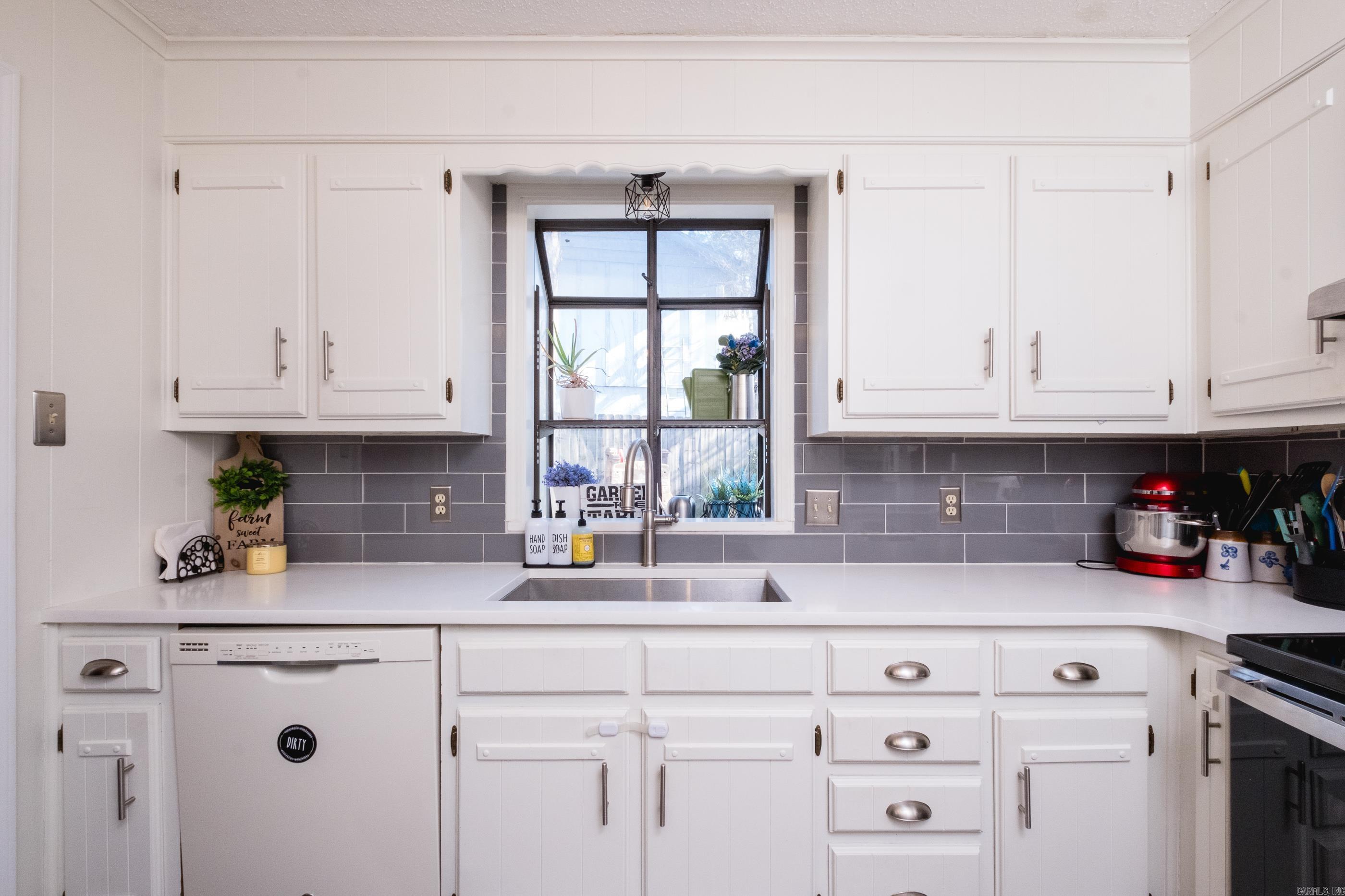 1 White Aspen Court Little Rock, AR 72212