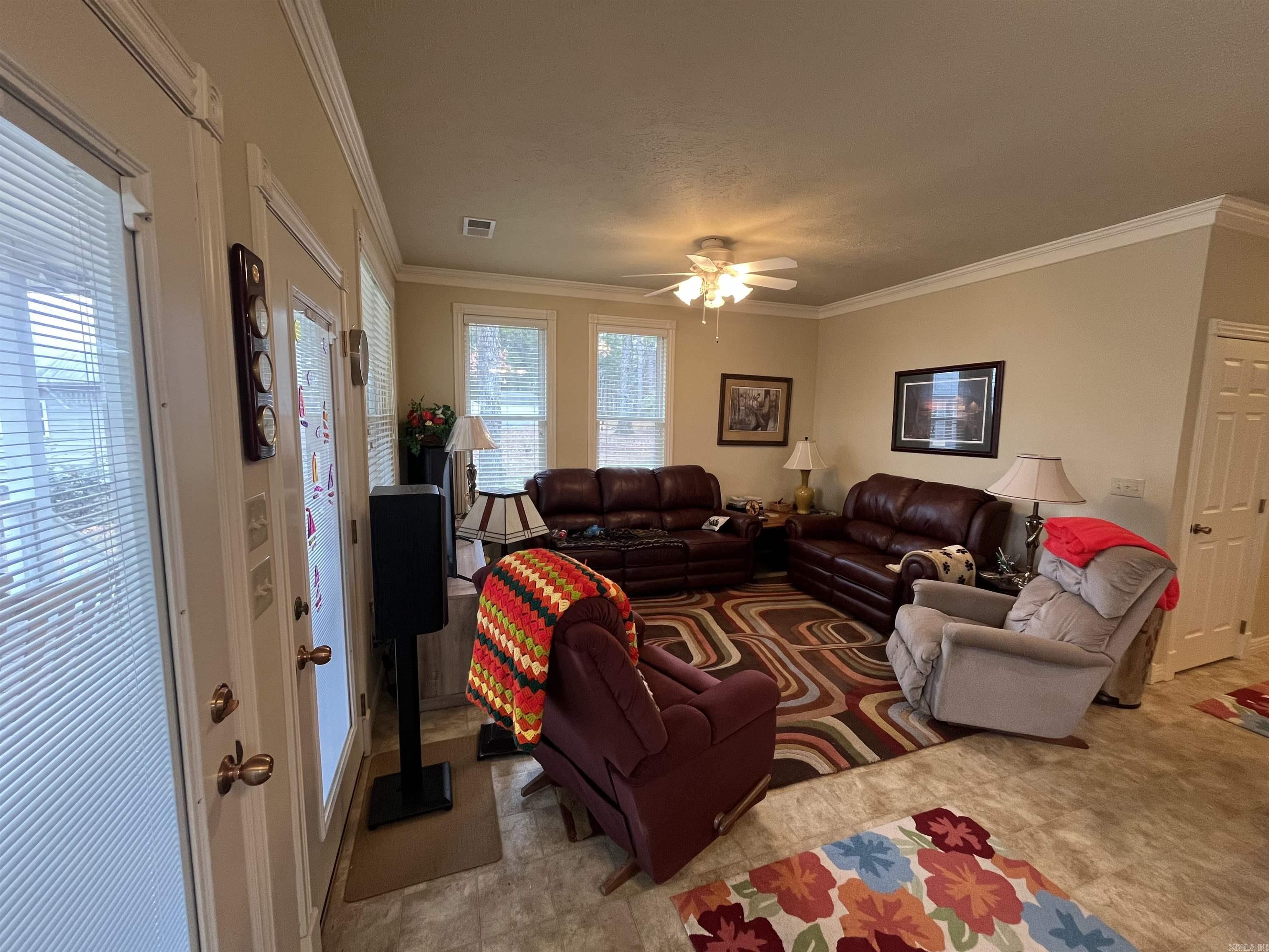 16 Sunset Dr. Greers Ferry, AR 72067