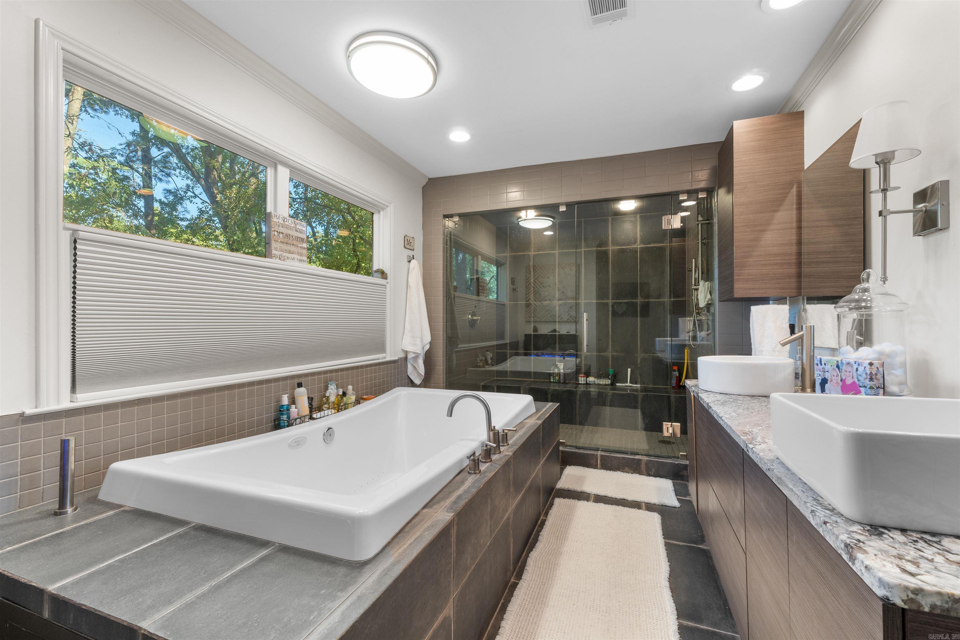 24 Evergreen Court Little Rock, AR 72227