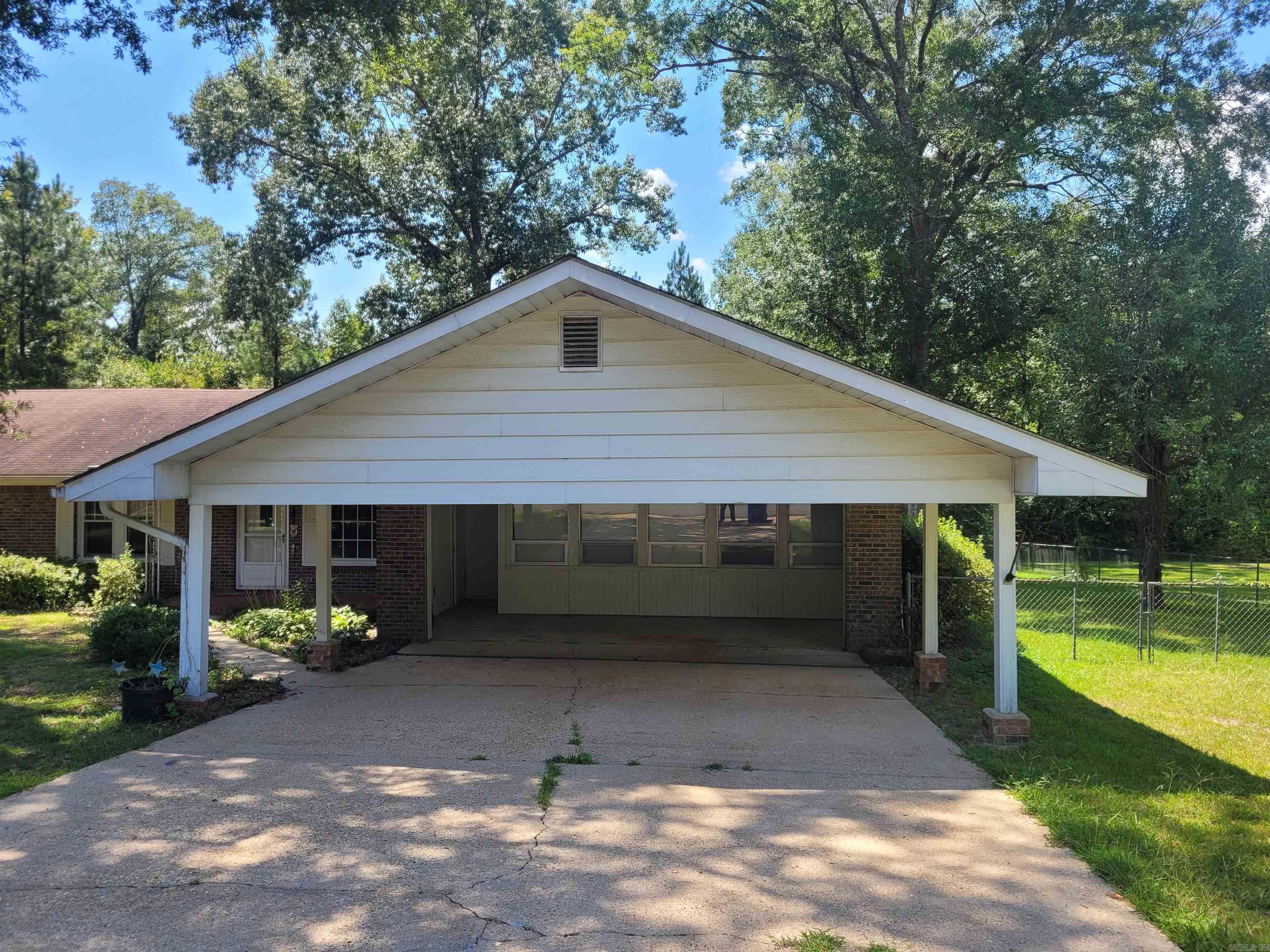 192 Country Square  El Dorado, AR