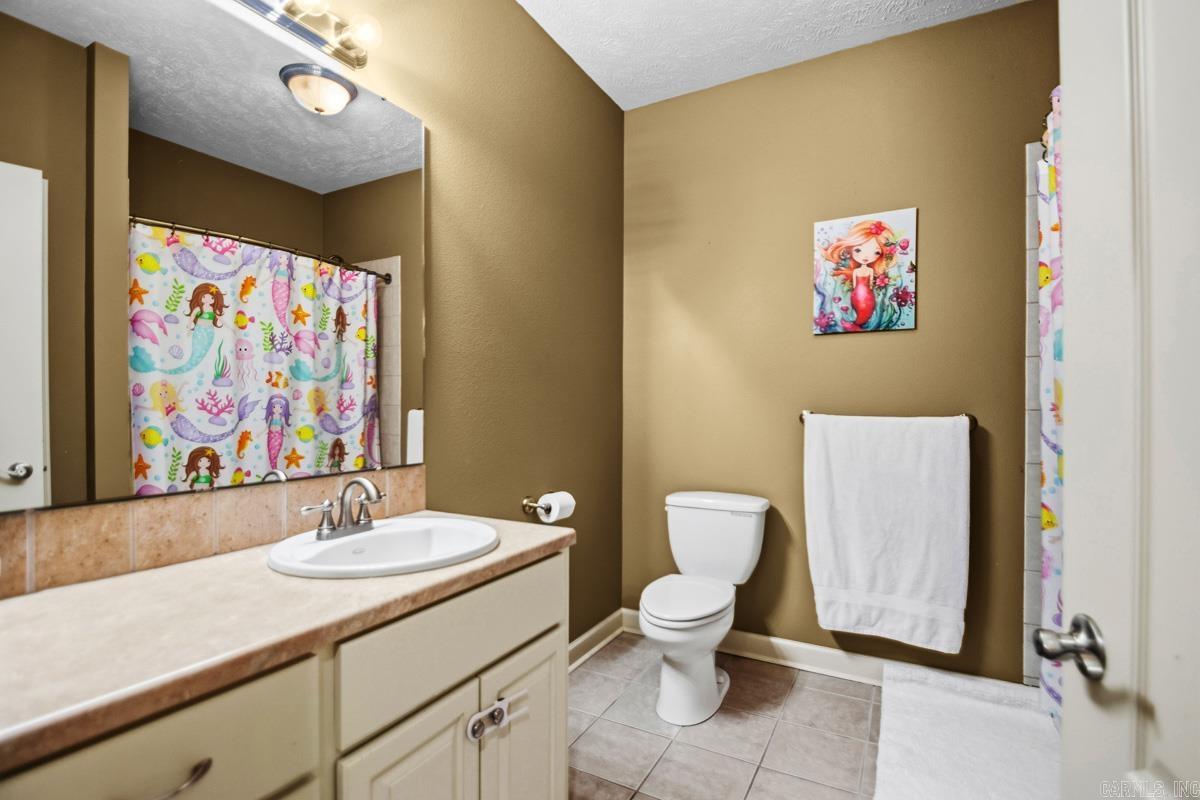 2500 E Woodson Lateral Road Hensley, AR 72065