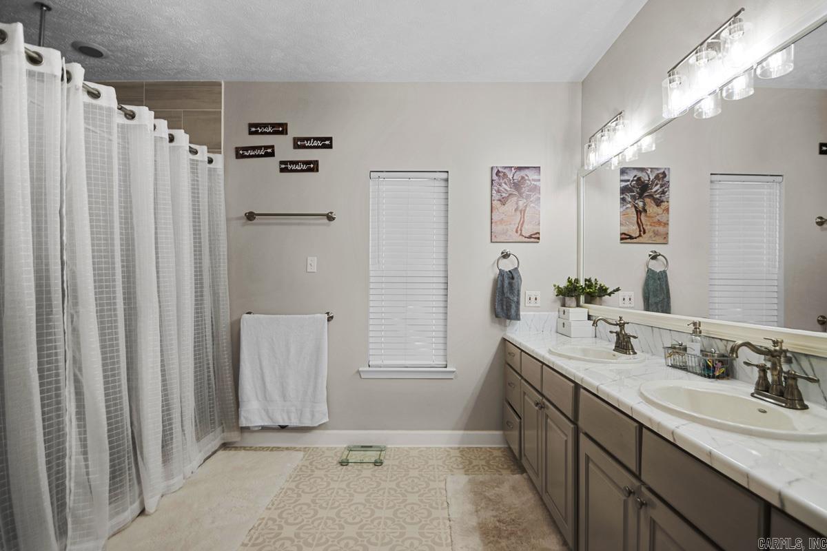 2500 E Woodson Lateral Road Hensley, AR 72065